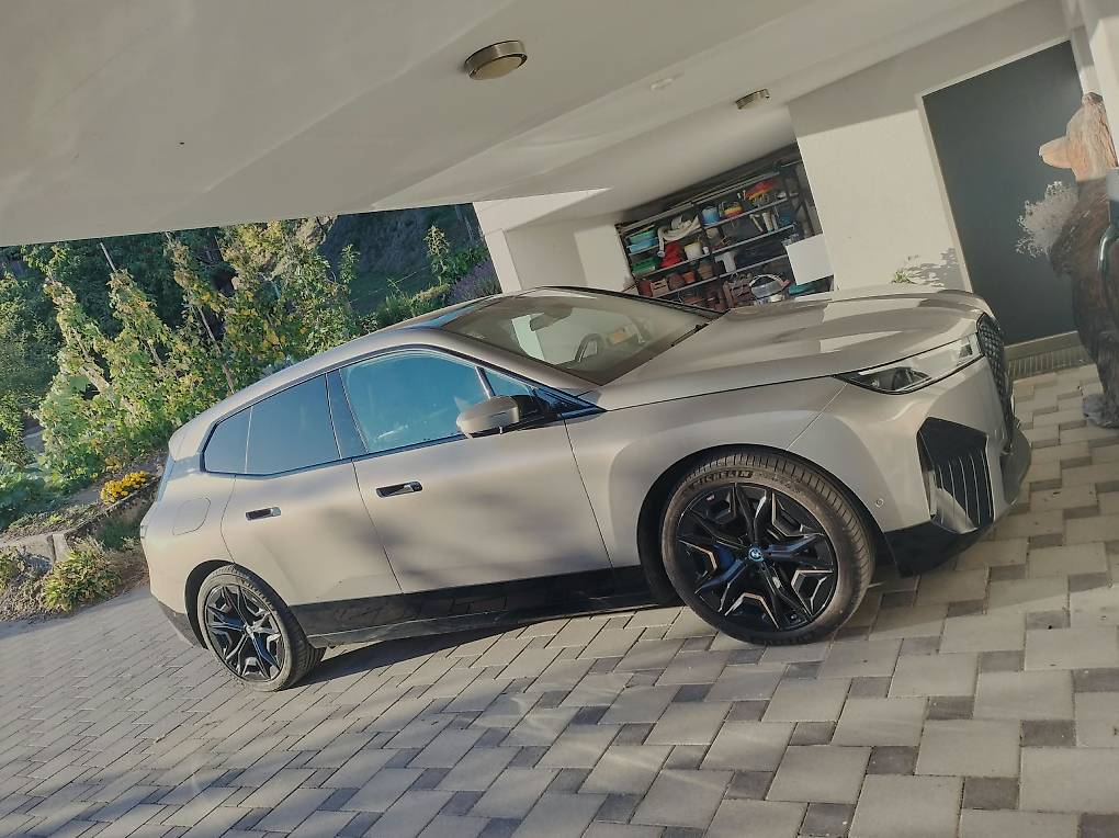 BMW iX xDrive50-image-0