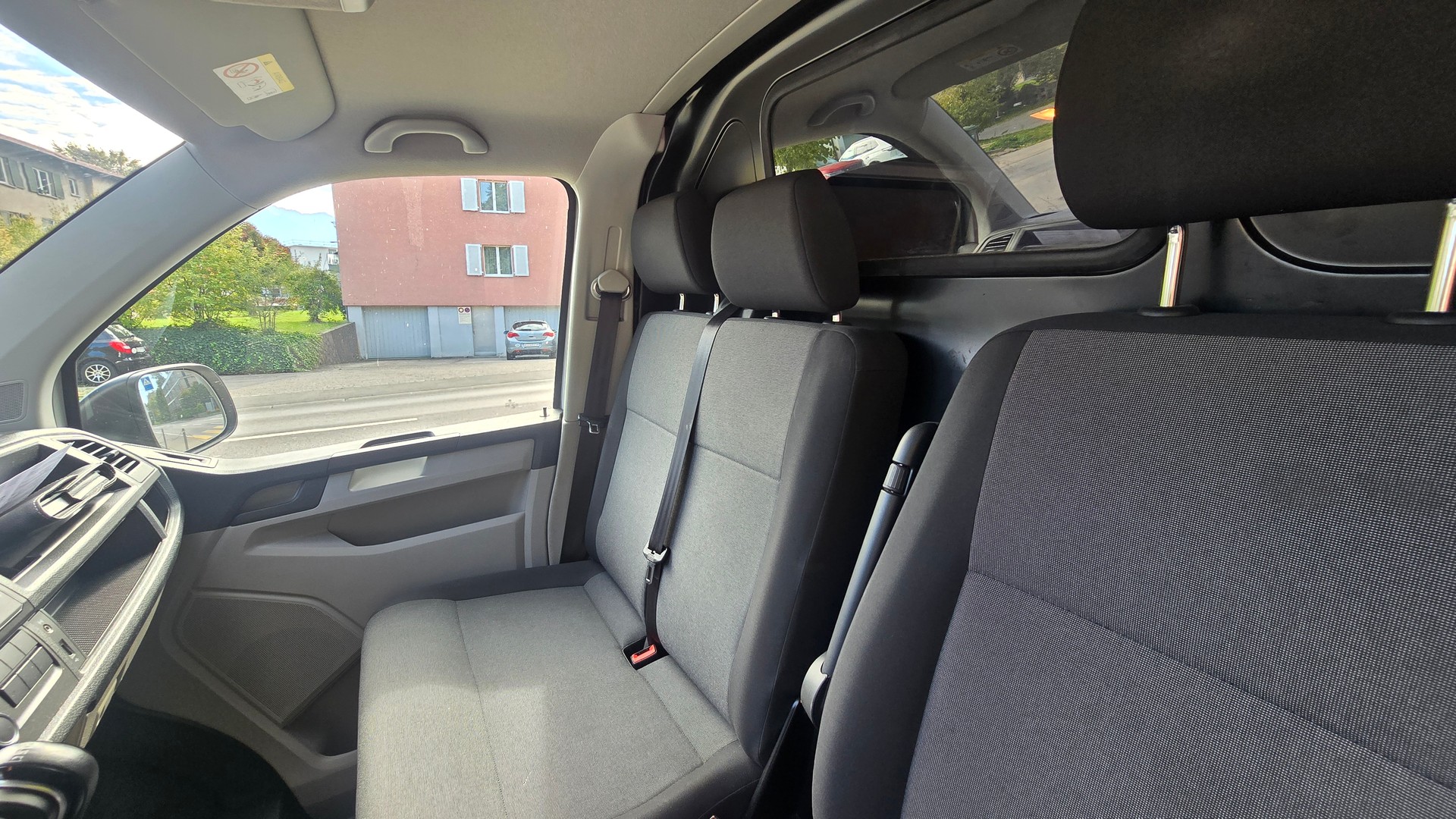 VW T6.1 2.0 TDI DSG-image-12
