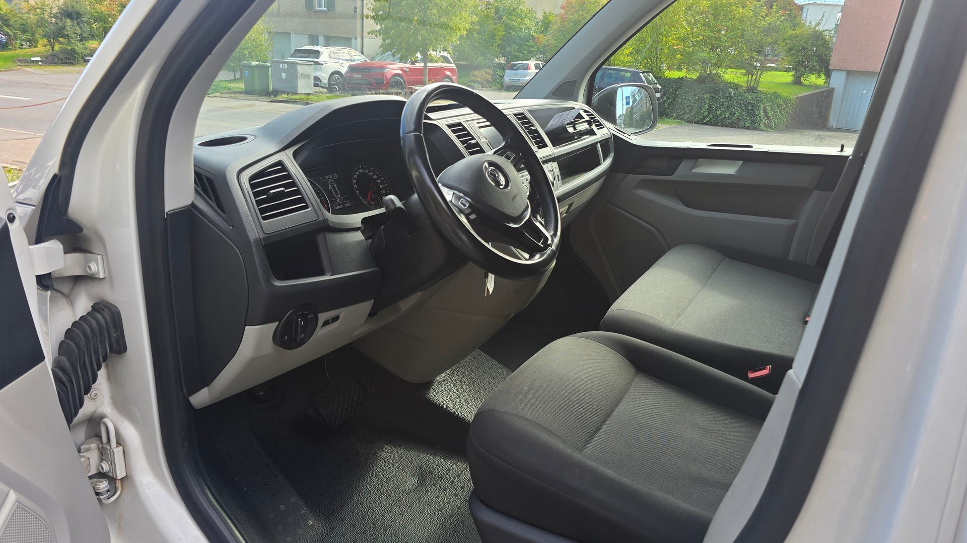 VW T6.1 2.0 TDI DSG-image-9