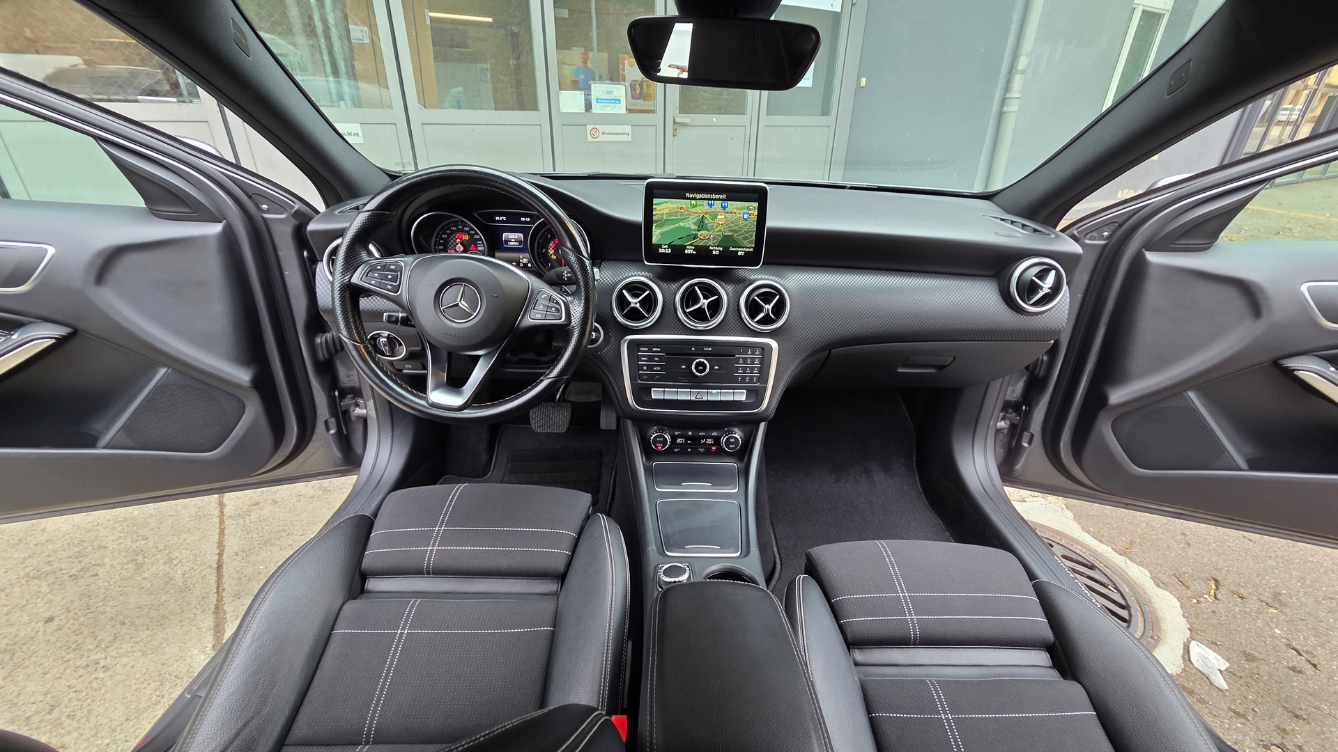MERCEDES-BENZ A 200 CDI Urban 7G-DCT-image-12