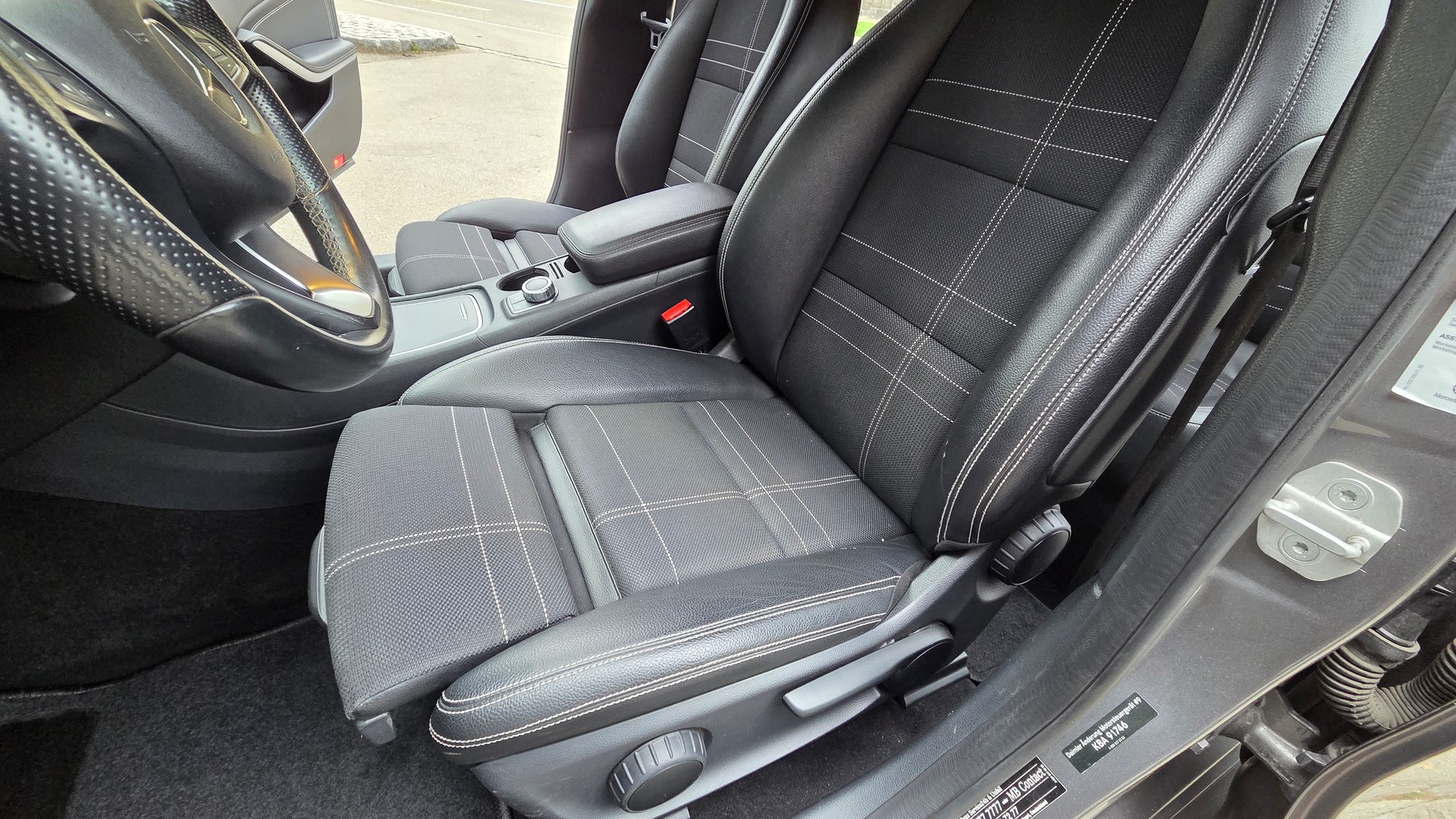 MERCEDES-BENZ A 200 CDI Urban 7G-DCT-image-11