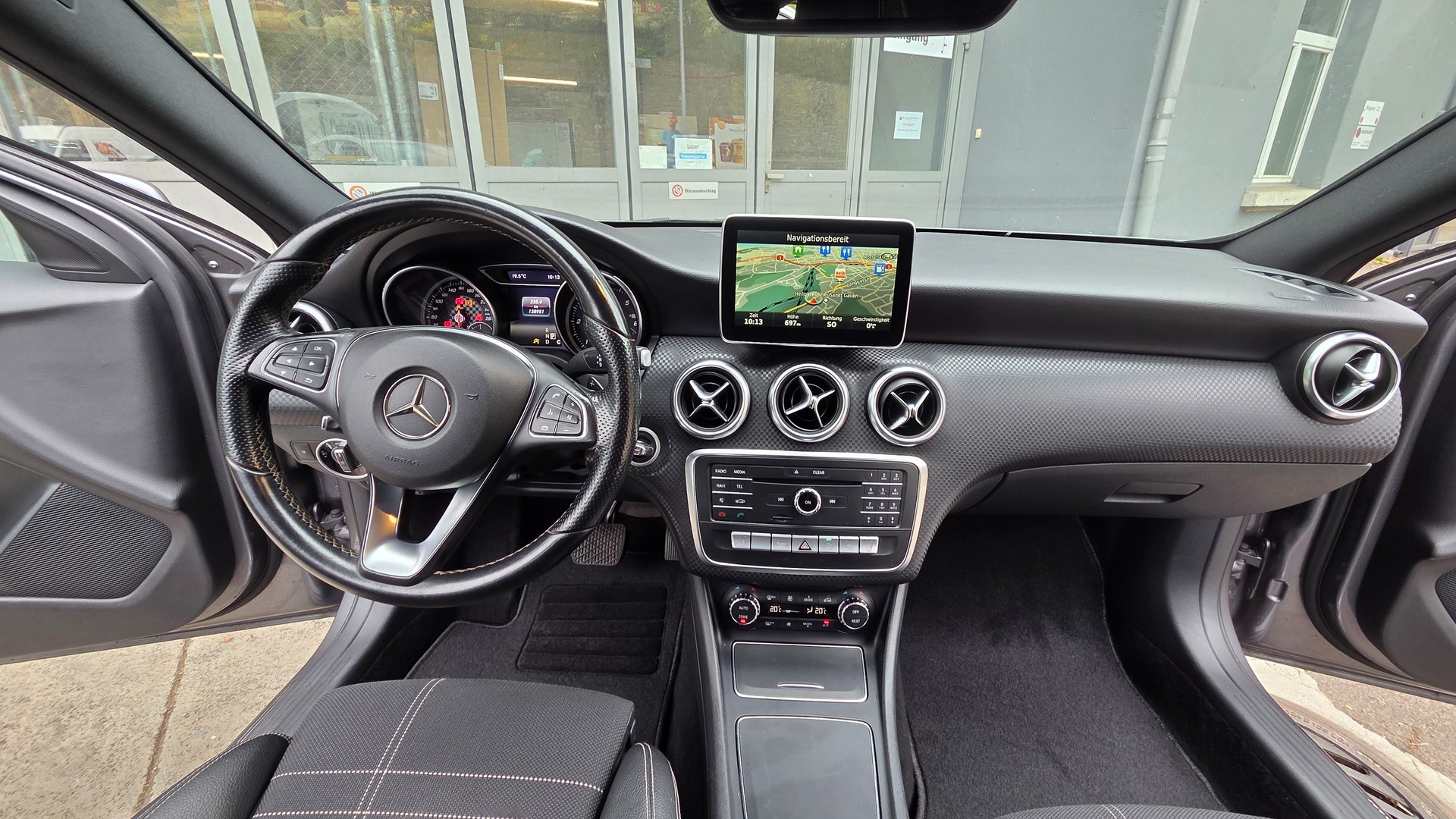 MERCEDES-BENZ A 200 CDI Urban 7G-DCT-image-13