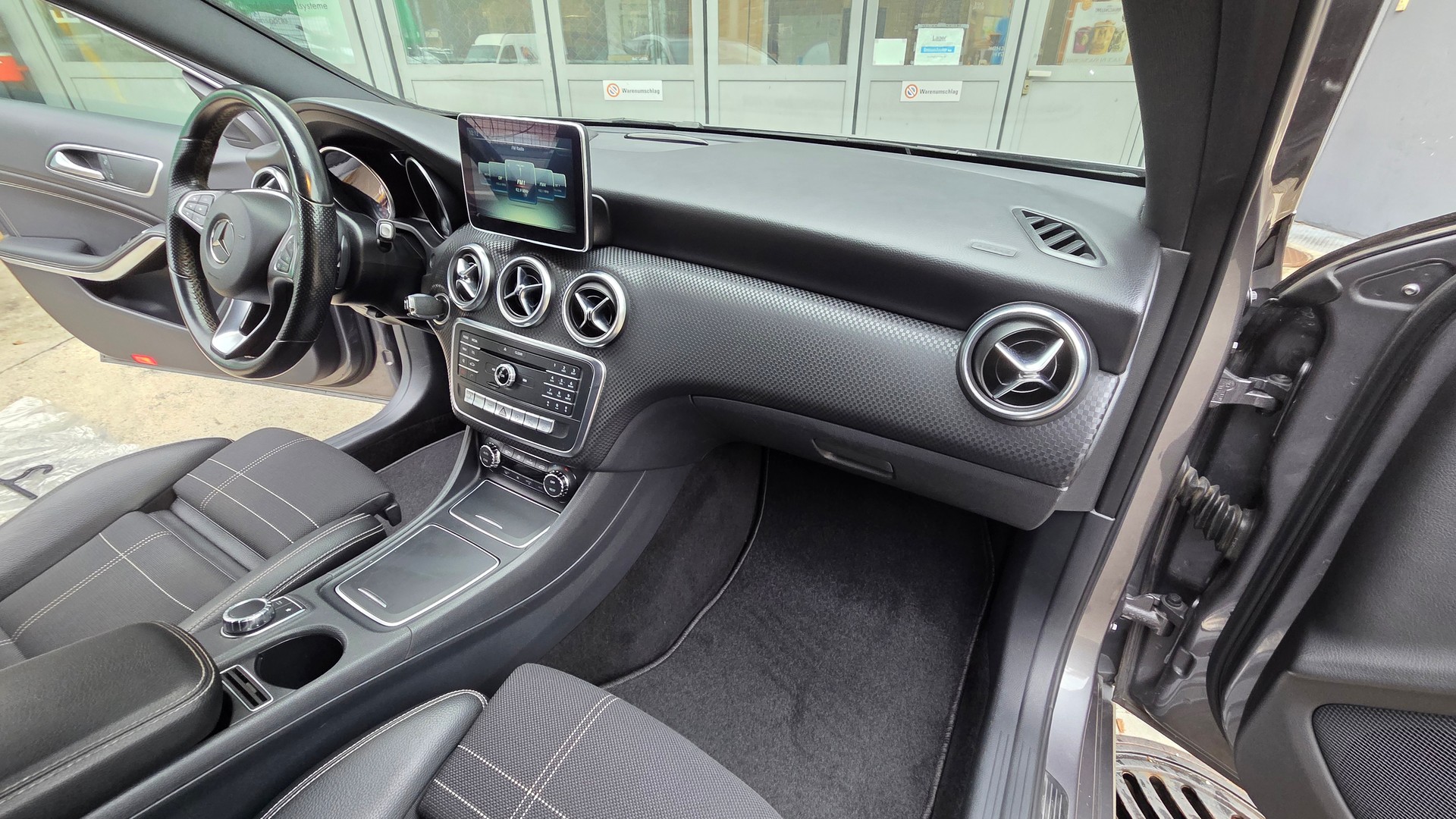 MERCEDES-BENZ A 200 CDI Urban 7G-DCT-image-8