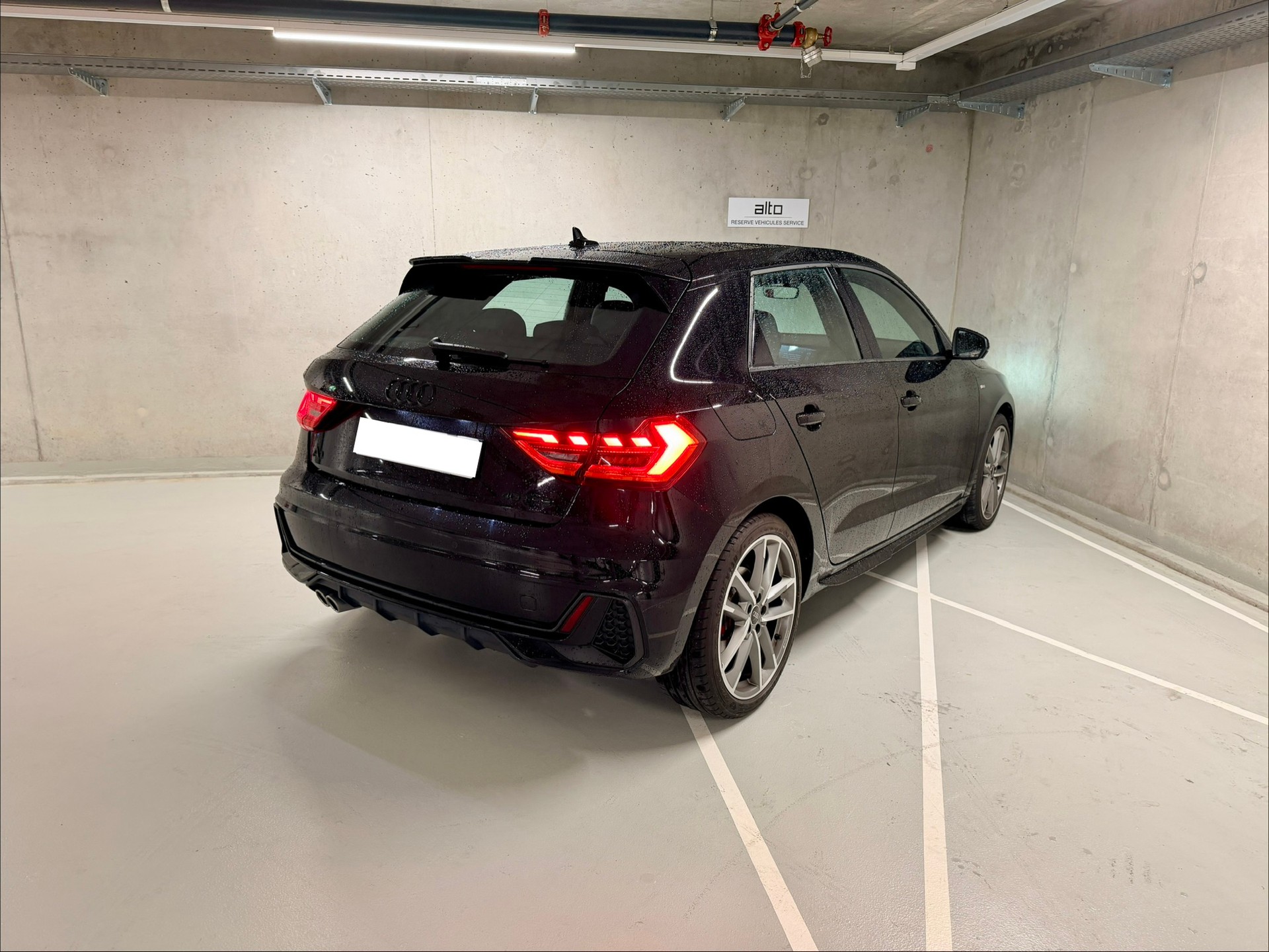 AUDI A1 Sportback 40 TFSI S Line S-tronic-image-4