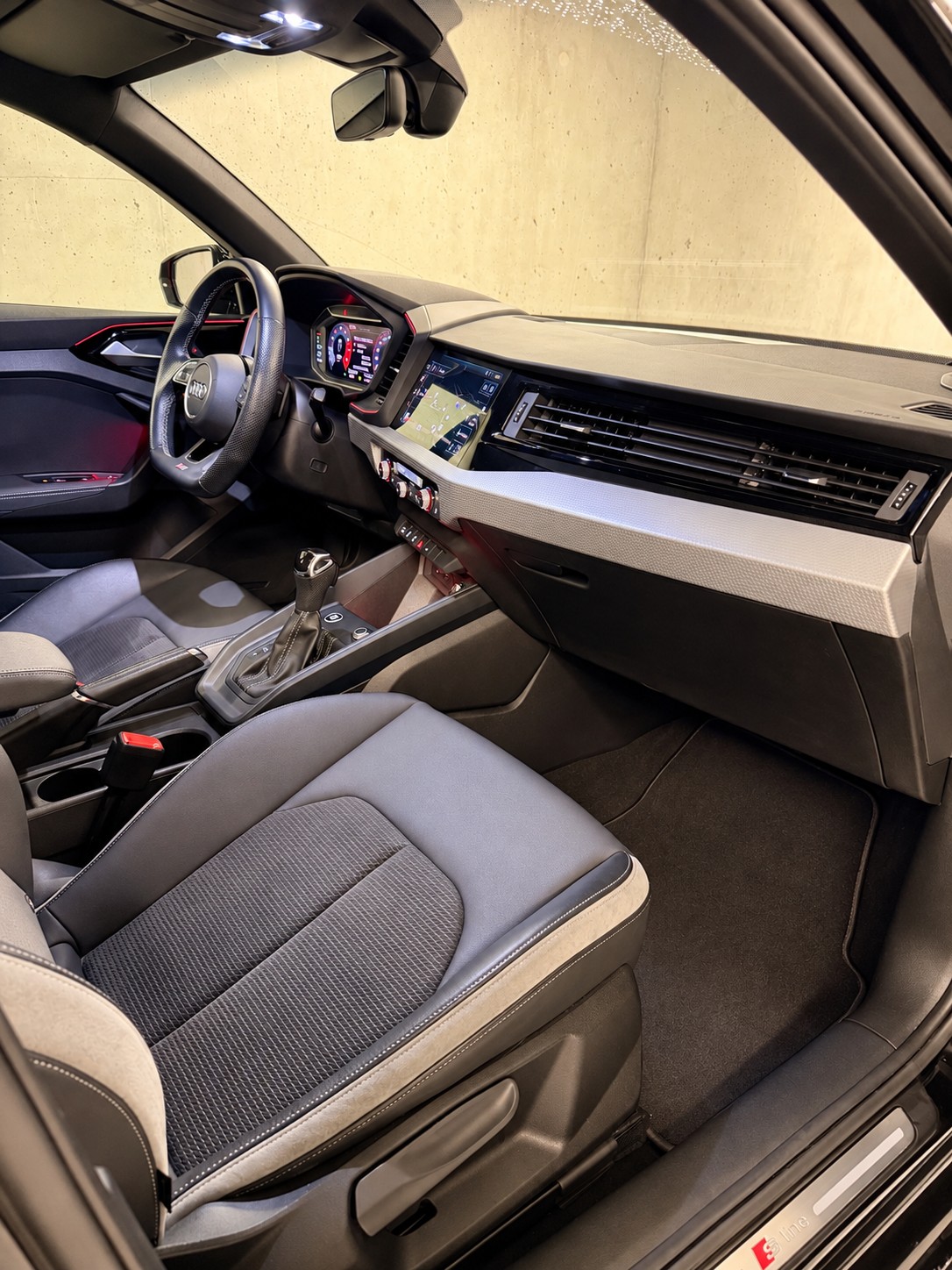 AUDI A1 Sportback 40 TFSI S Line S-tronic-image-24