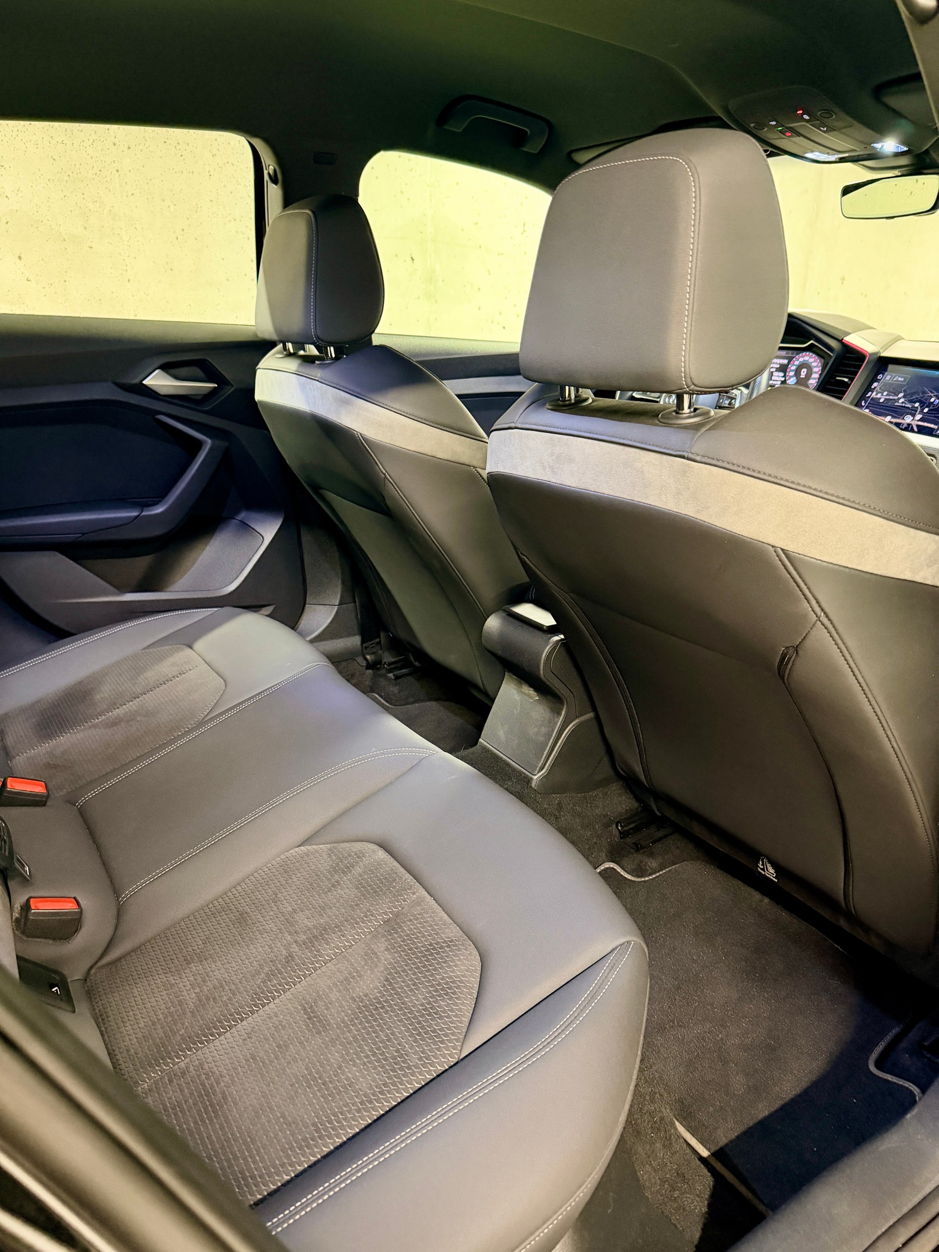 AUDI A1 Sportback 40 TFSI S Line S-tronic-image-22