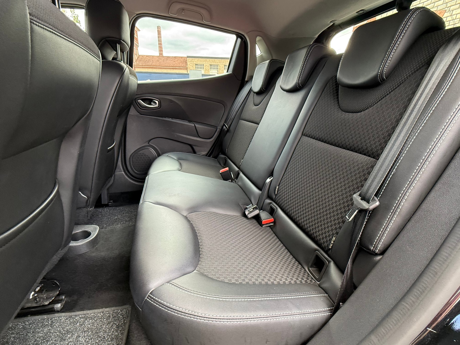 RENAULT Clio 0.9 12V Intens-image-12
