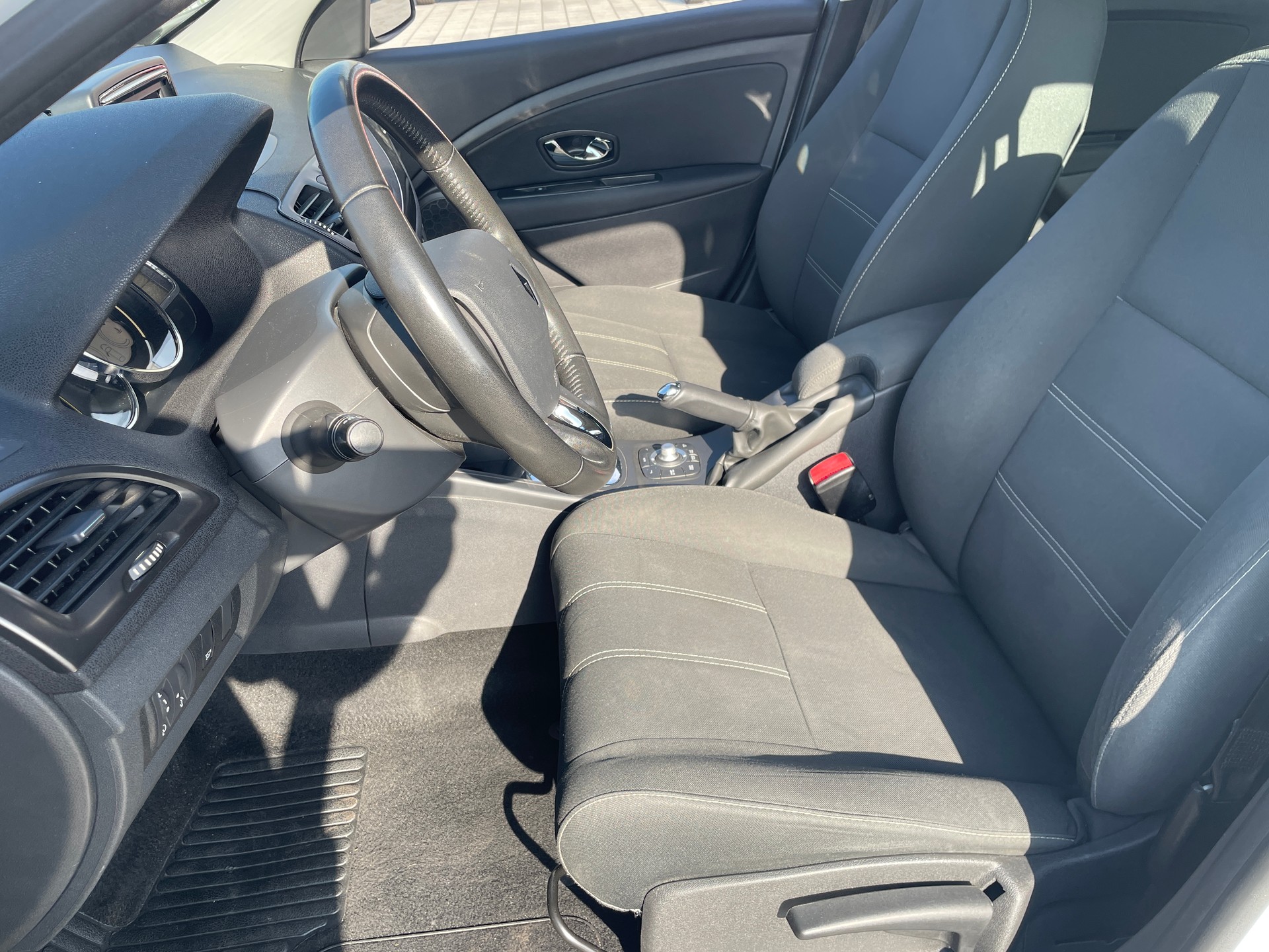 RENAULT Mégane Grandtour 1.5 dCi Expression EDC-image-13