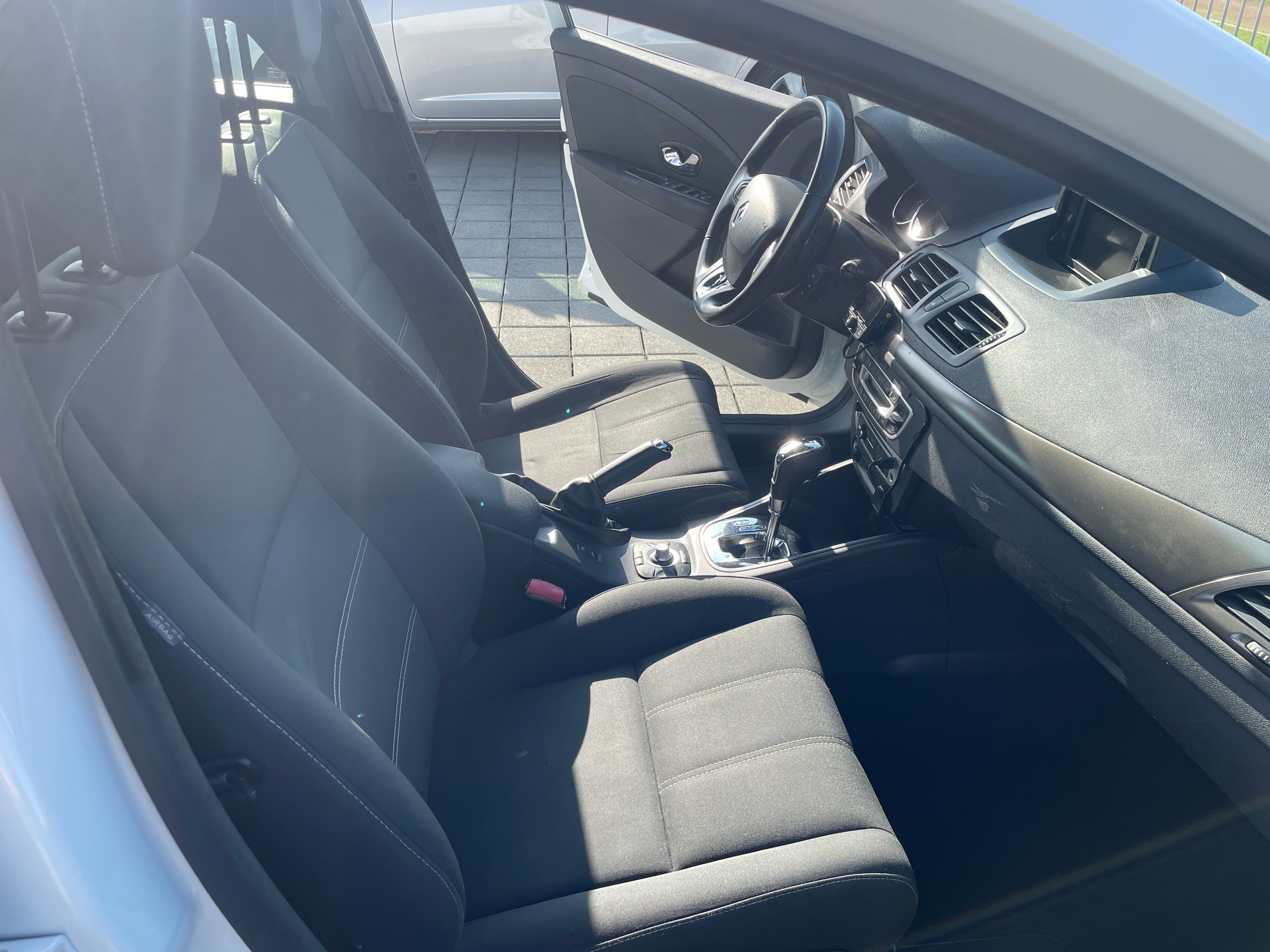 RENAULT Mégane Grandtour 1.5 dCi Expression EDC-image-11
