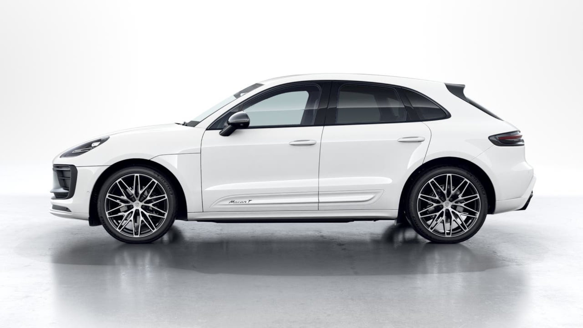 PORSCHE Macan T-image-1