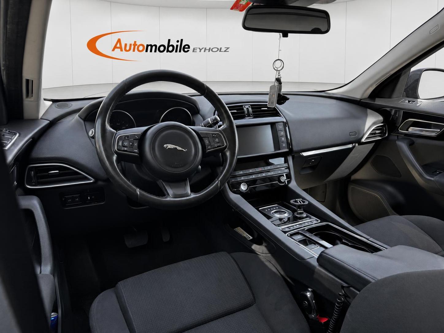 JAGUAR F-Pace 2.0d Pure Automatik-image-7