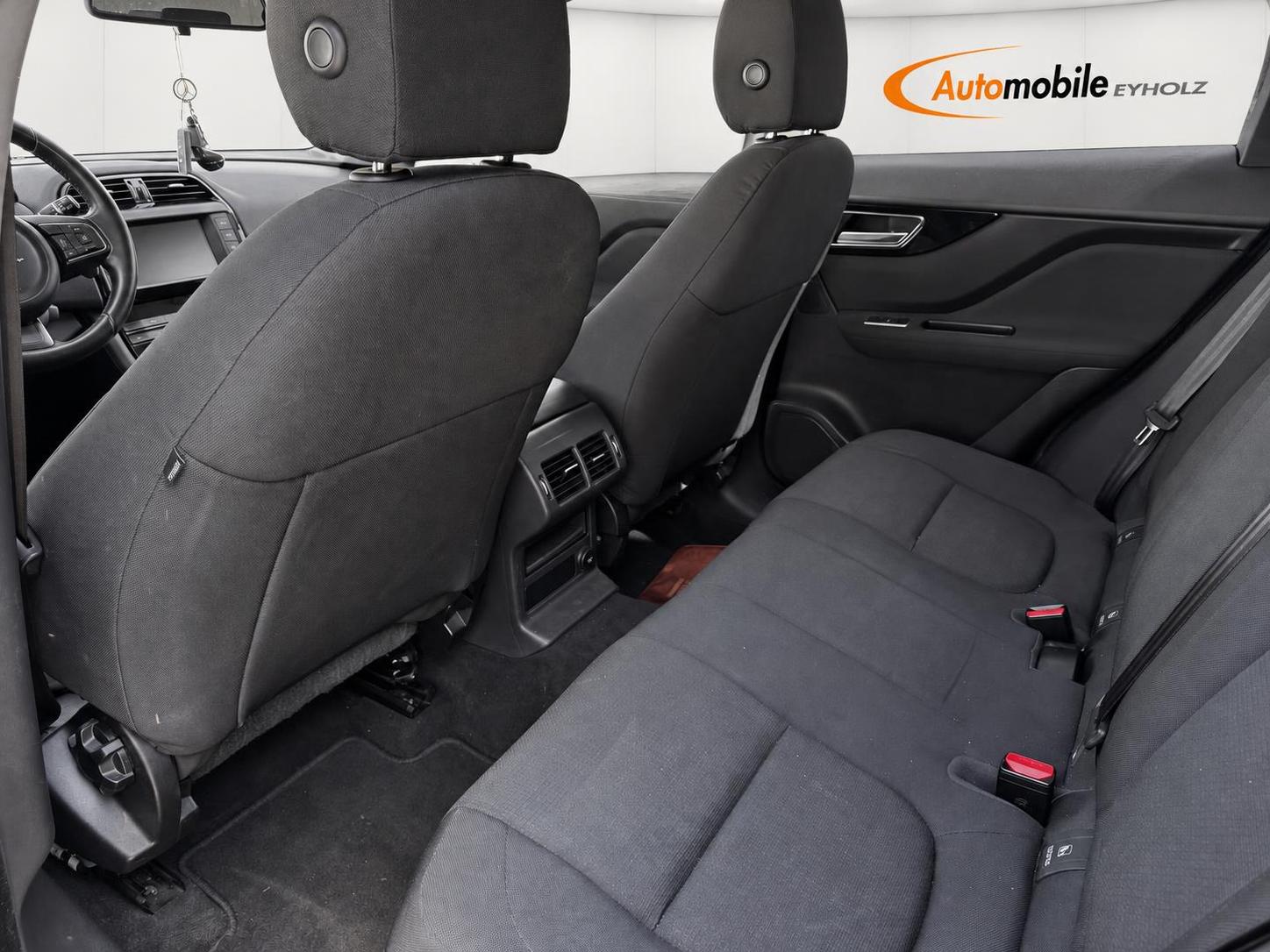 JAGUAR F-Pace 2.0d Pure Automatik-image-6