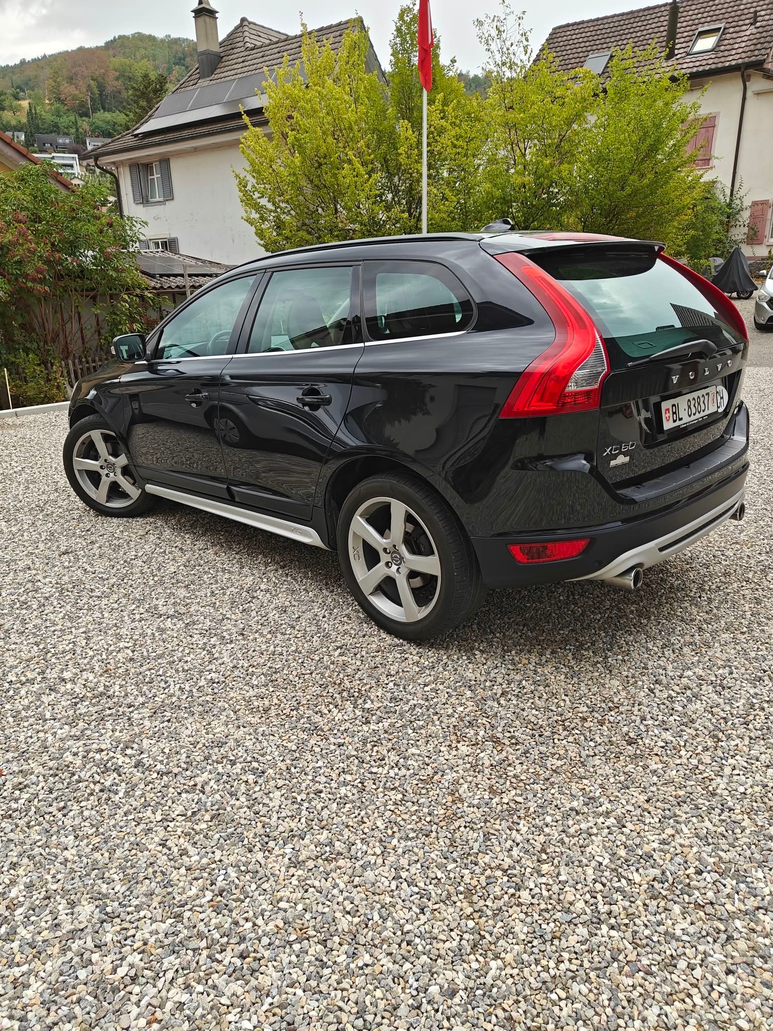 VOLVO 2.4 D5 R-Design AWD-image-1