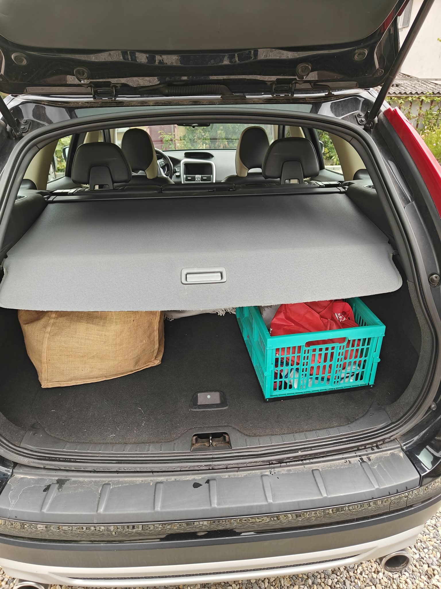 VOLVO 2.4 D5 R-Design AWD-image-5