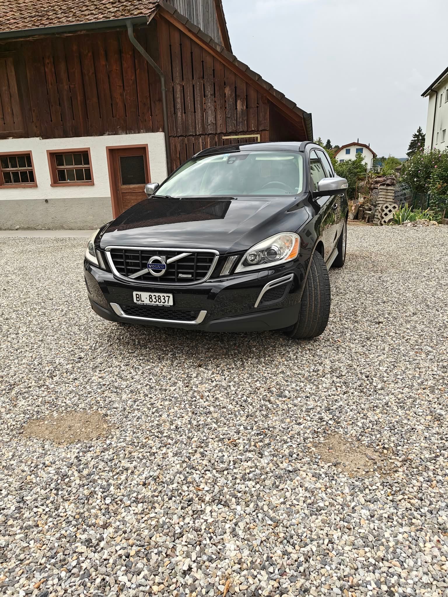VOLVO 2.4 D5 R-Design AWD-image-0