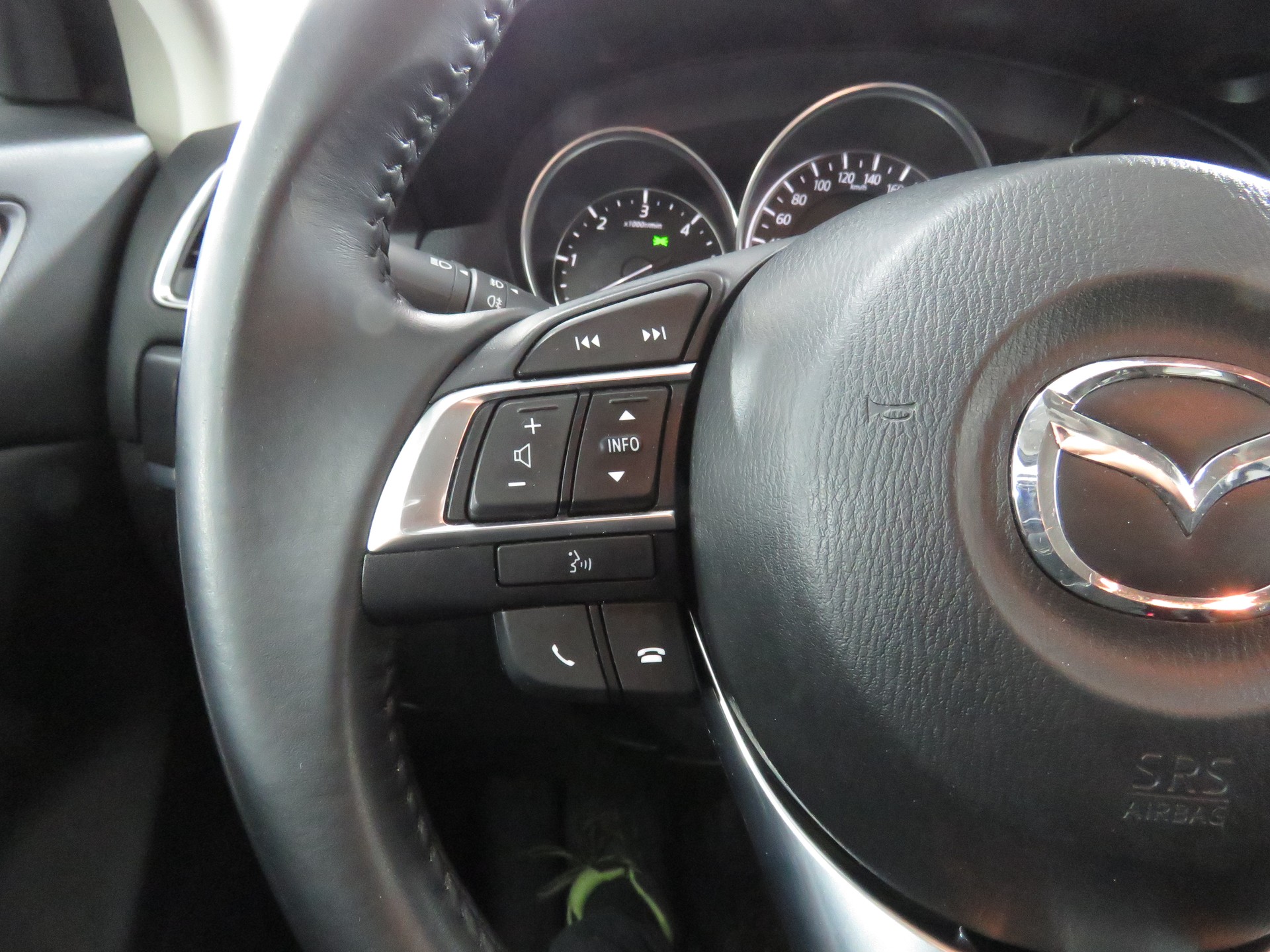 MAZDA CX-5 2.2 D HP Revolution AWD Automatic-image-18