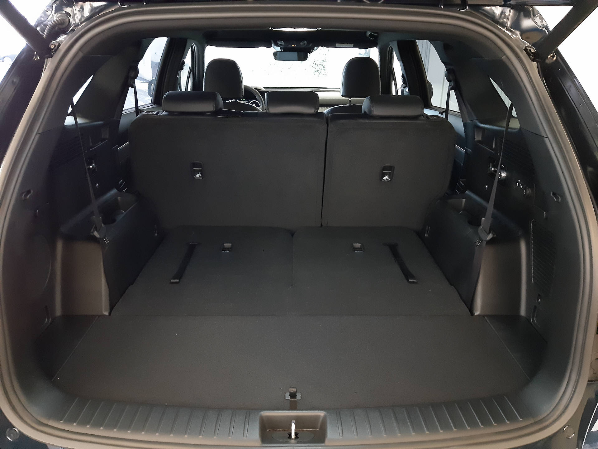 KIA Sorento 1.6 T PHEV Style 7P 4x4-image-9