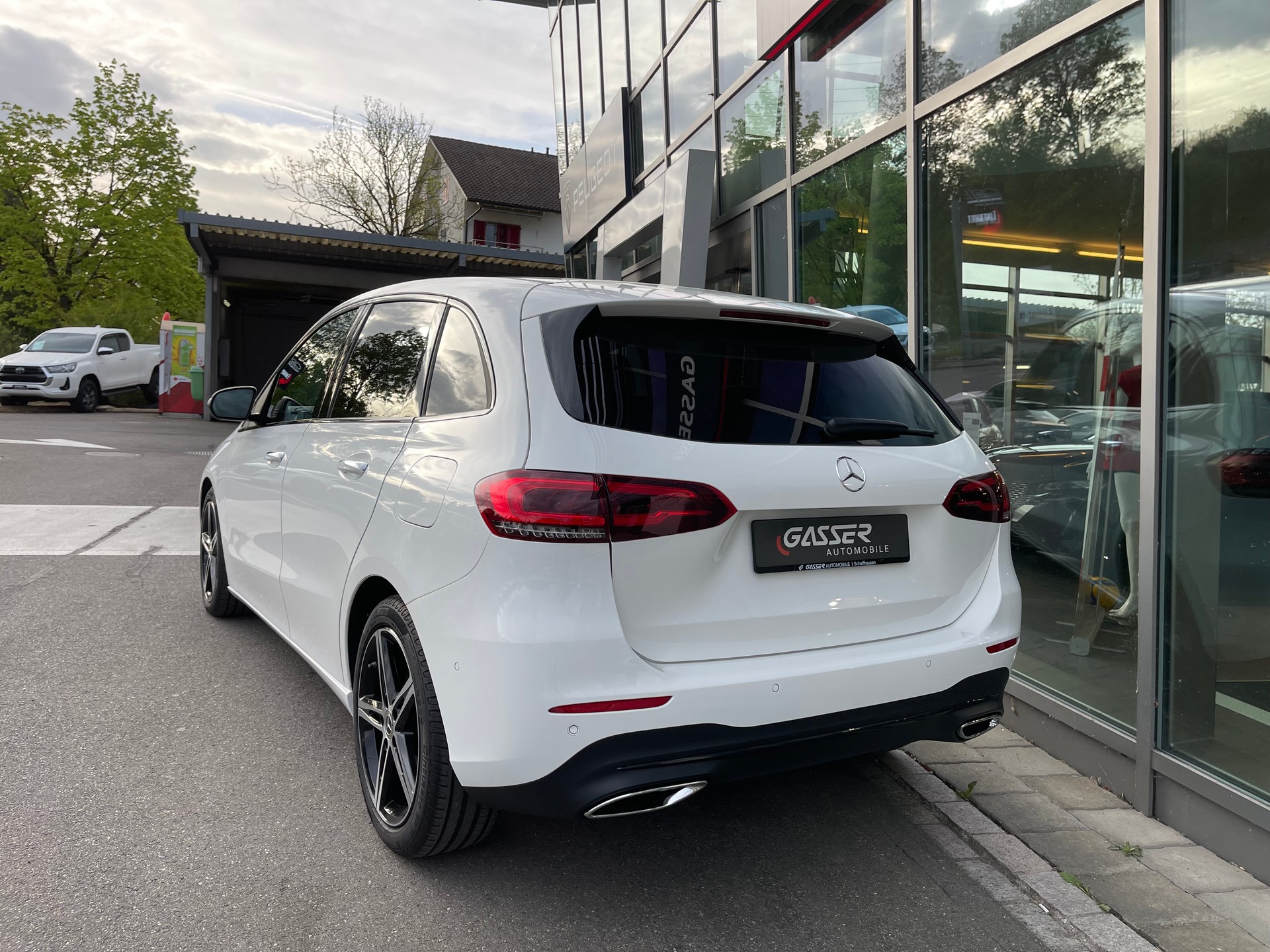 MERCEDES-BENZ B 200 Night Star 7G-DCT-image-2