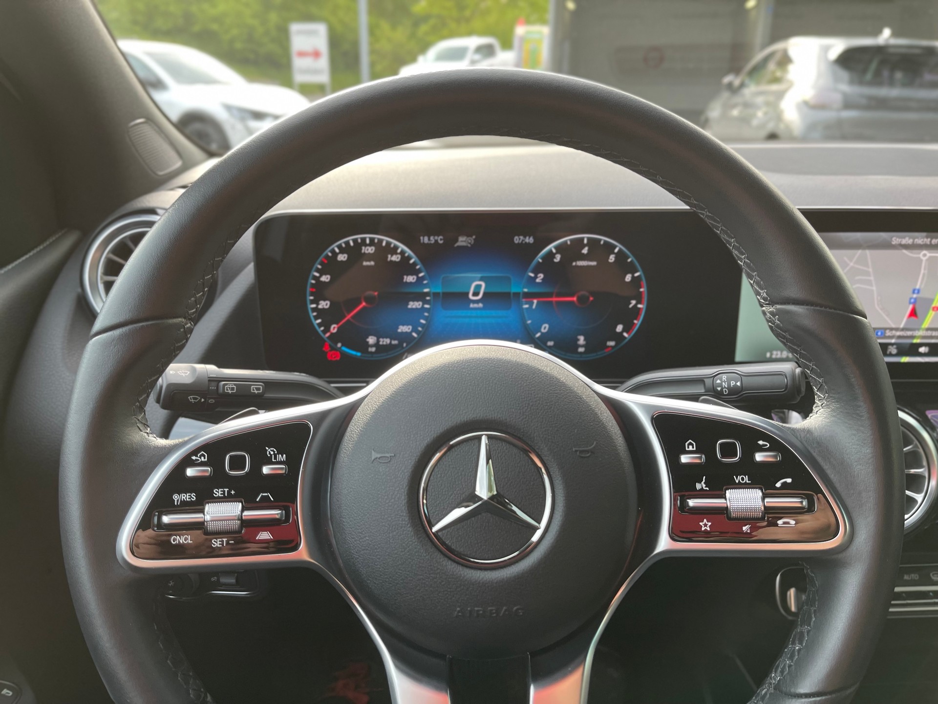 MERCEDES-BENZ B 200 Night Star 7G-DCT-image-7