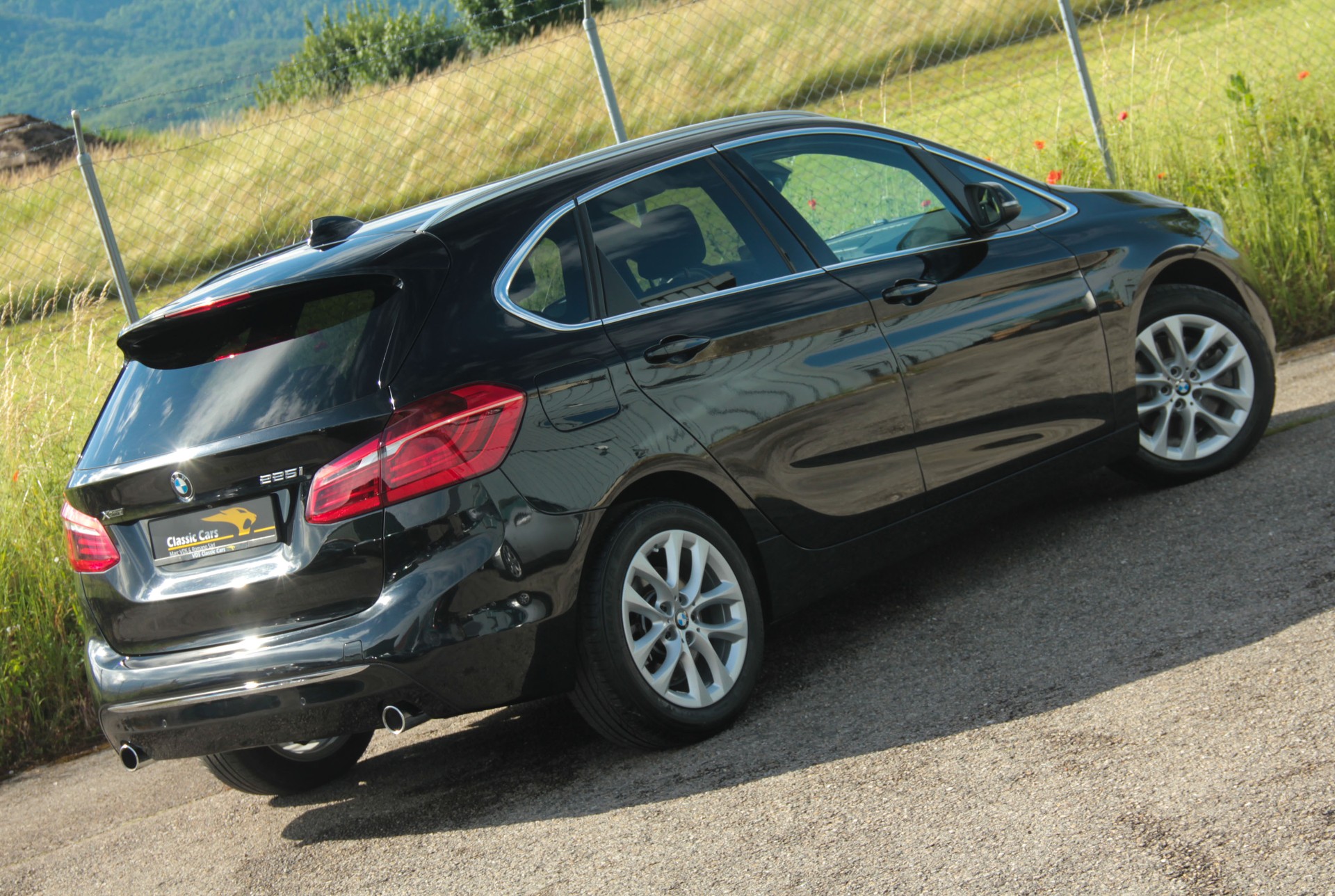BMW 225i xDrive Active Tourer Luxury Line Steptronic 🇩🇪 ⭐⭐⭐⭐⭐-image-1
