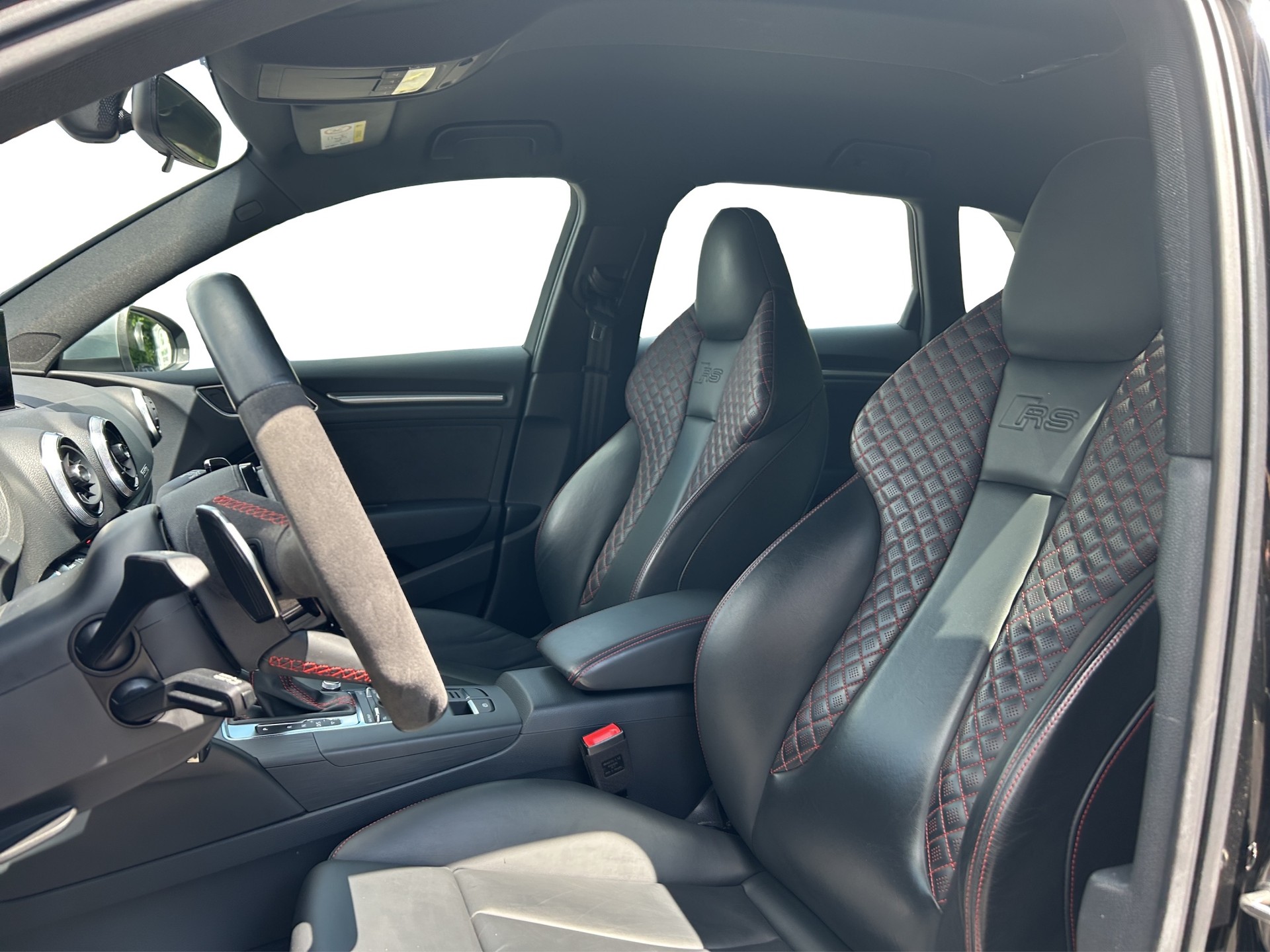 AUDI RS3 Sportback 2.5 TSI quattro S-tronic-image-9