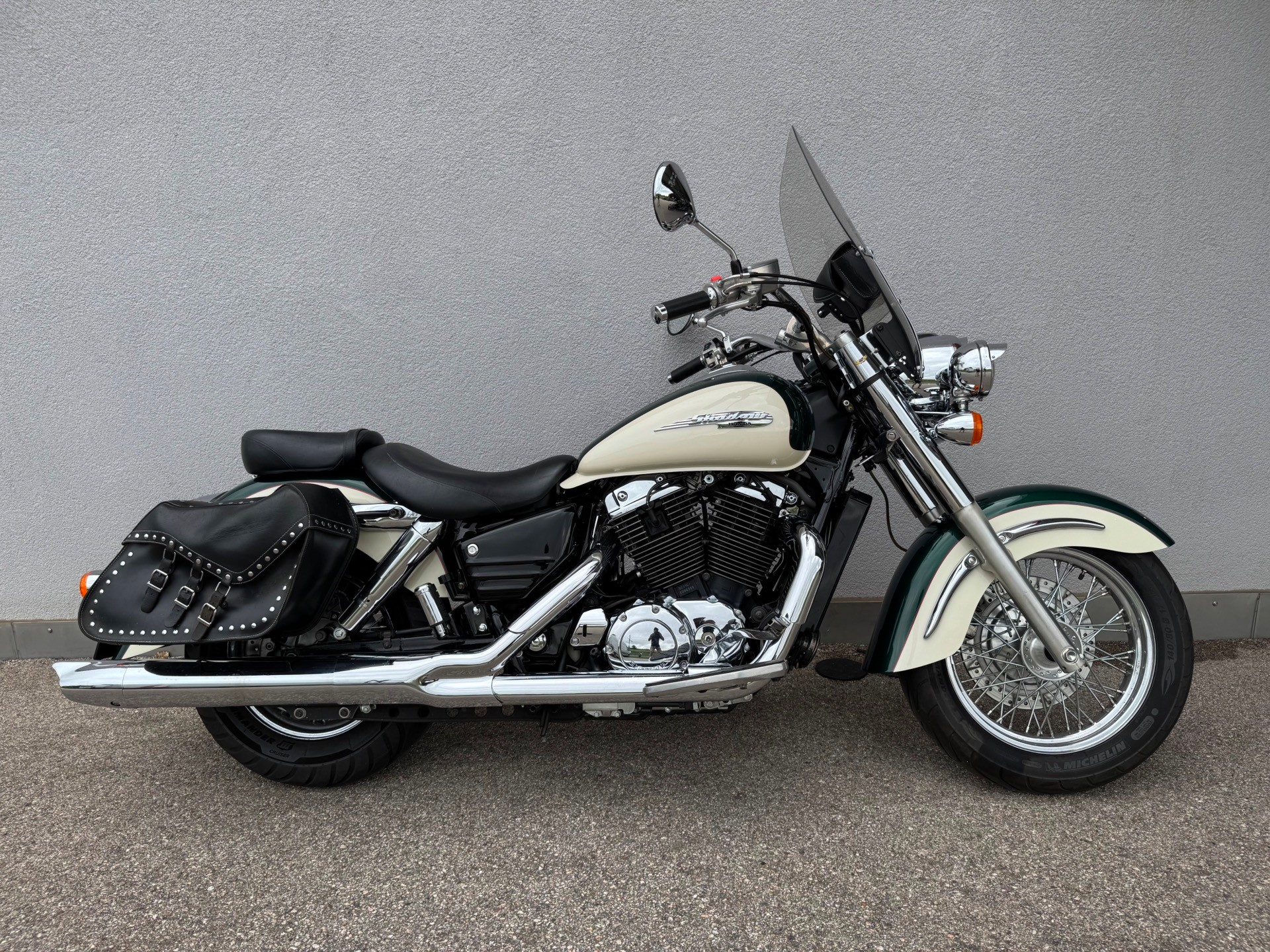 HONDA VT 1100 C3 Shadow Aero-showroom-element-1