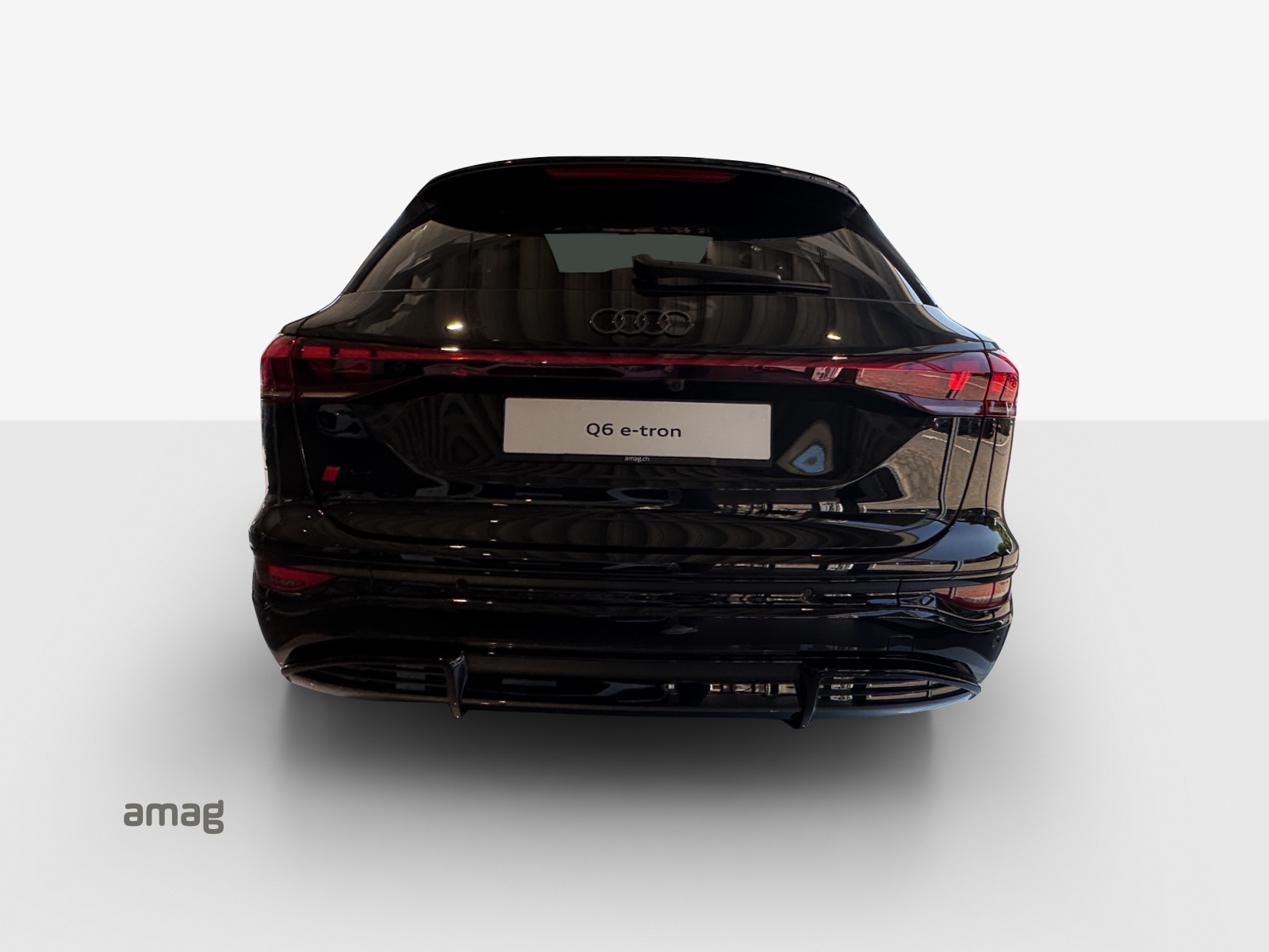 AUDI Q6 e-tron quattro-image-3