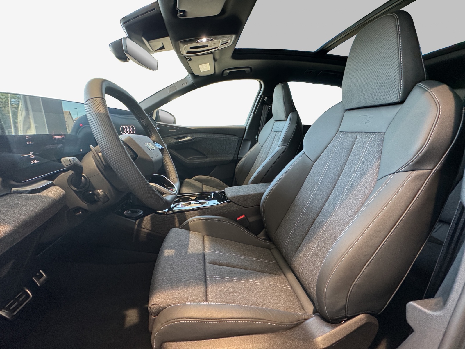 AUDI Q6 e-tron quattro-image-6