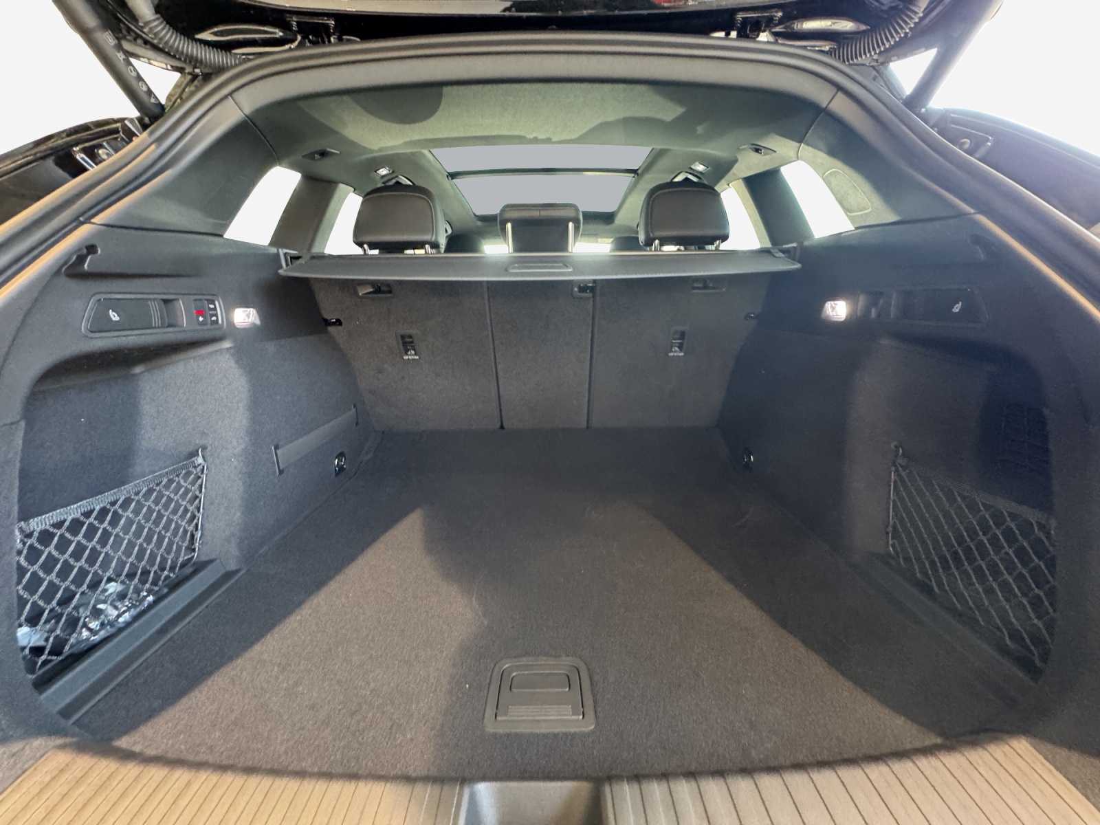 AUDI Q6 e-tron quattro-image-11