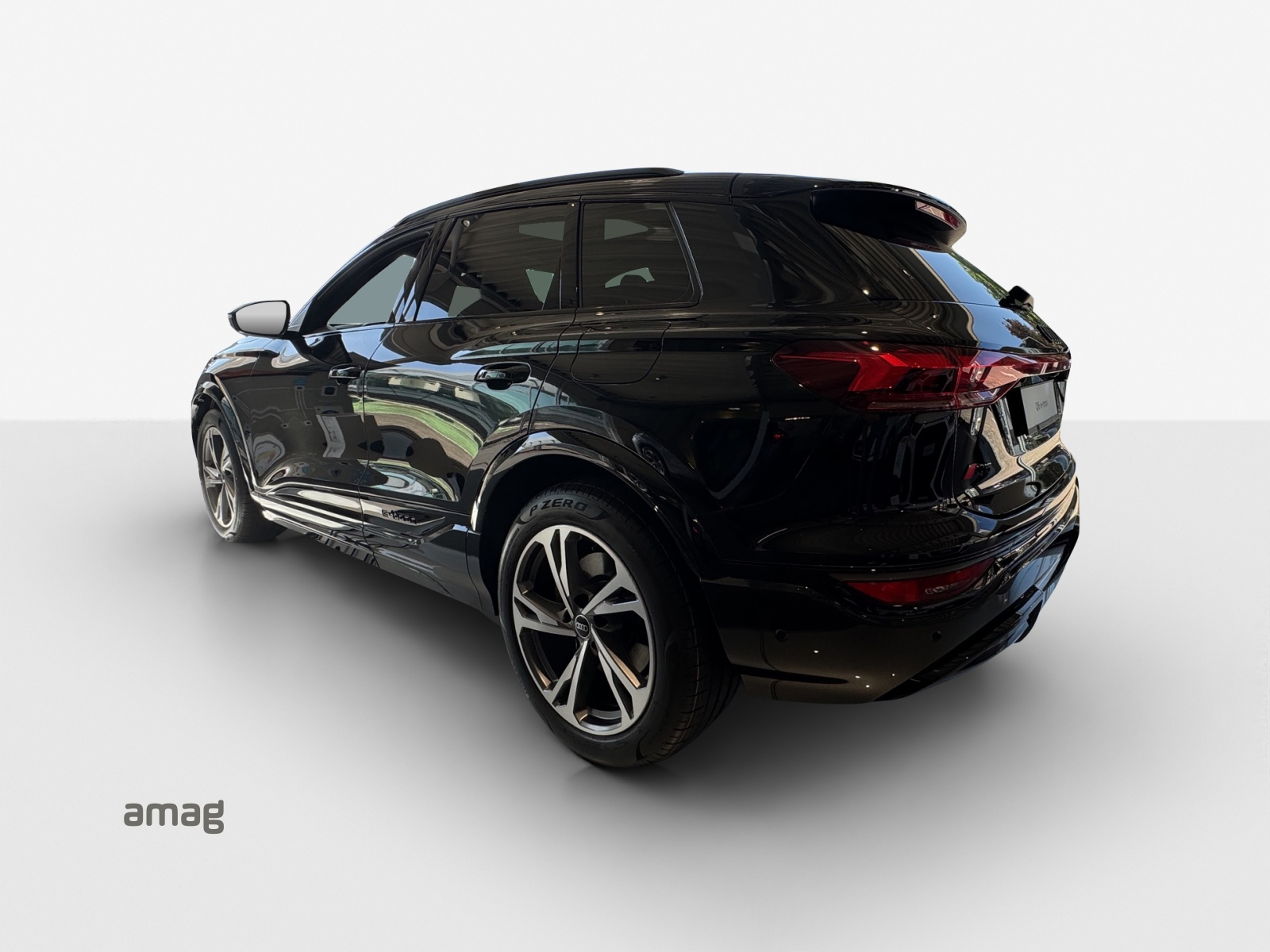 AUDI Q6 e-tron quattro-image-2