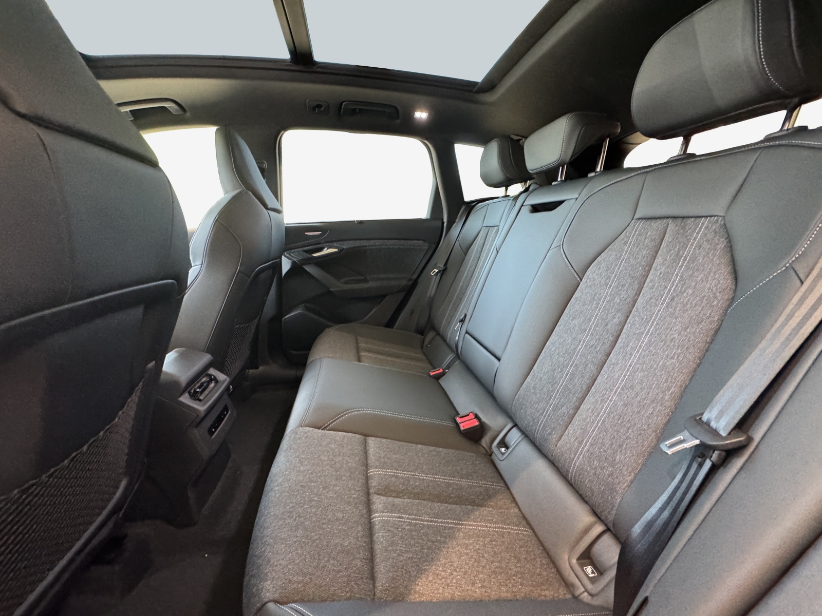 AUDI Q6 e-tron quattro-image-10