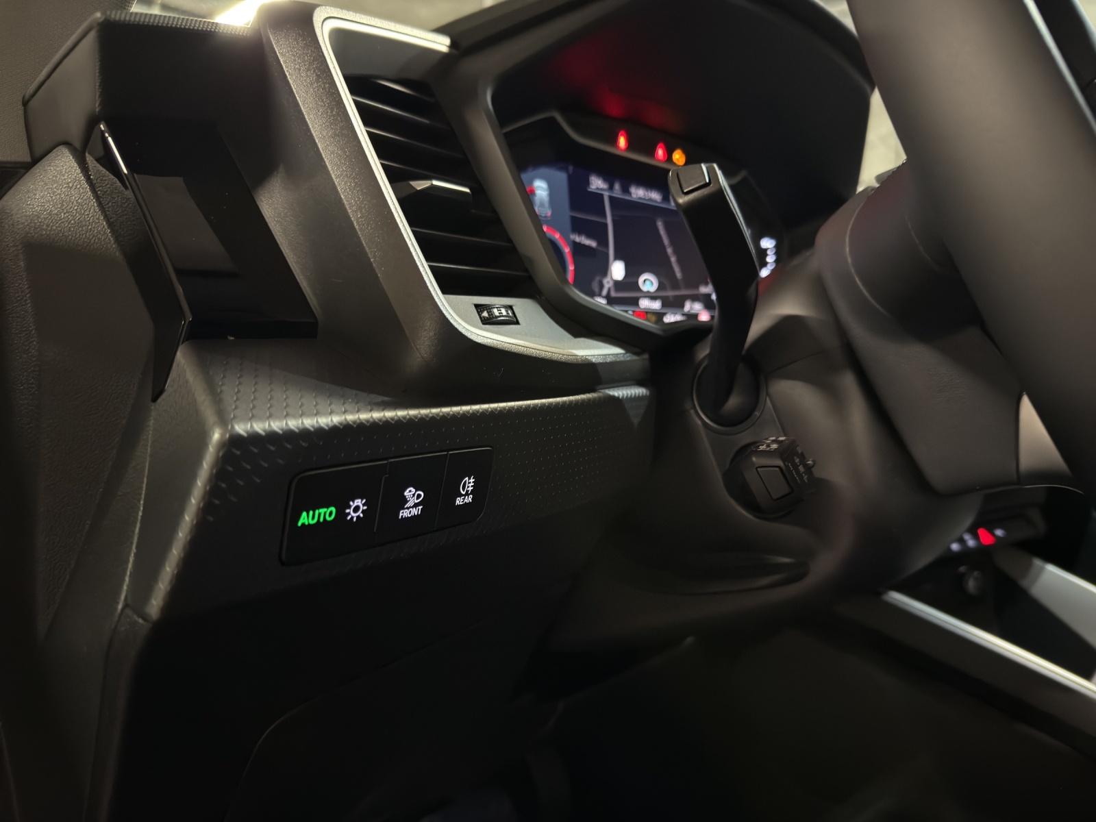 AUDI A1 Sportback 30 TFSI Attraction S-tronic-image-19