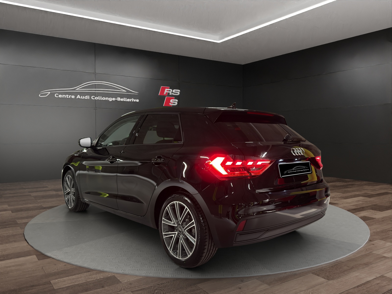 AUDI A1 Sportback 30 TFSI Attraction S-tronic-image-3
