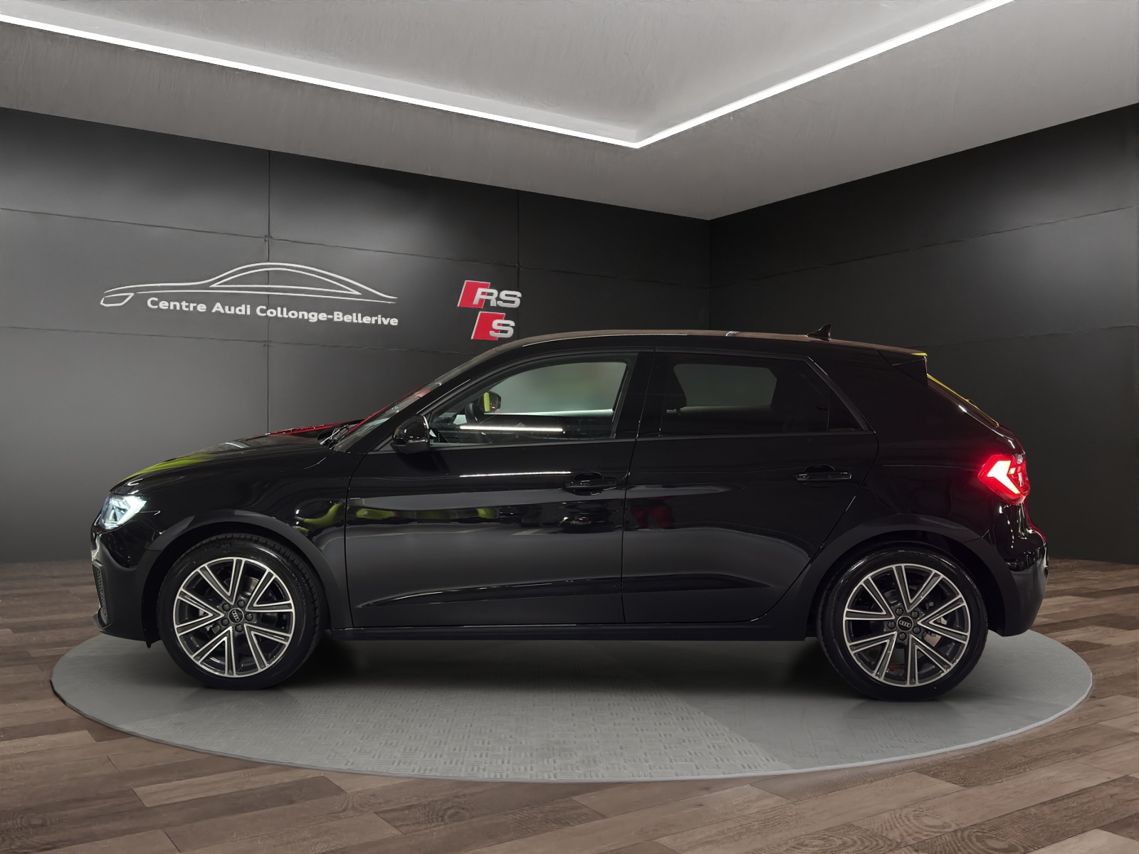 AUDI A1 Sportback 30 TFSI Attraction S-tronic-image-2