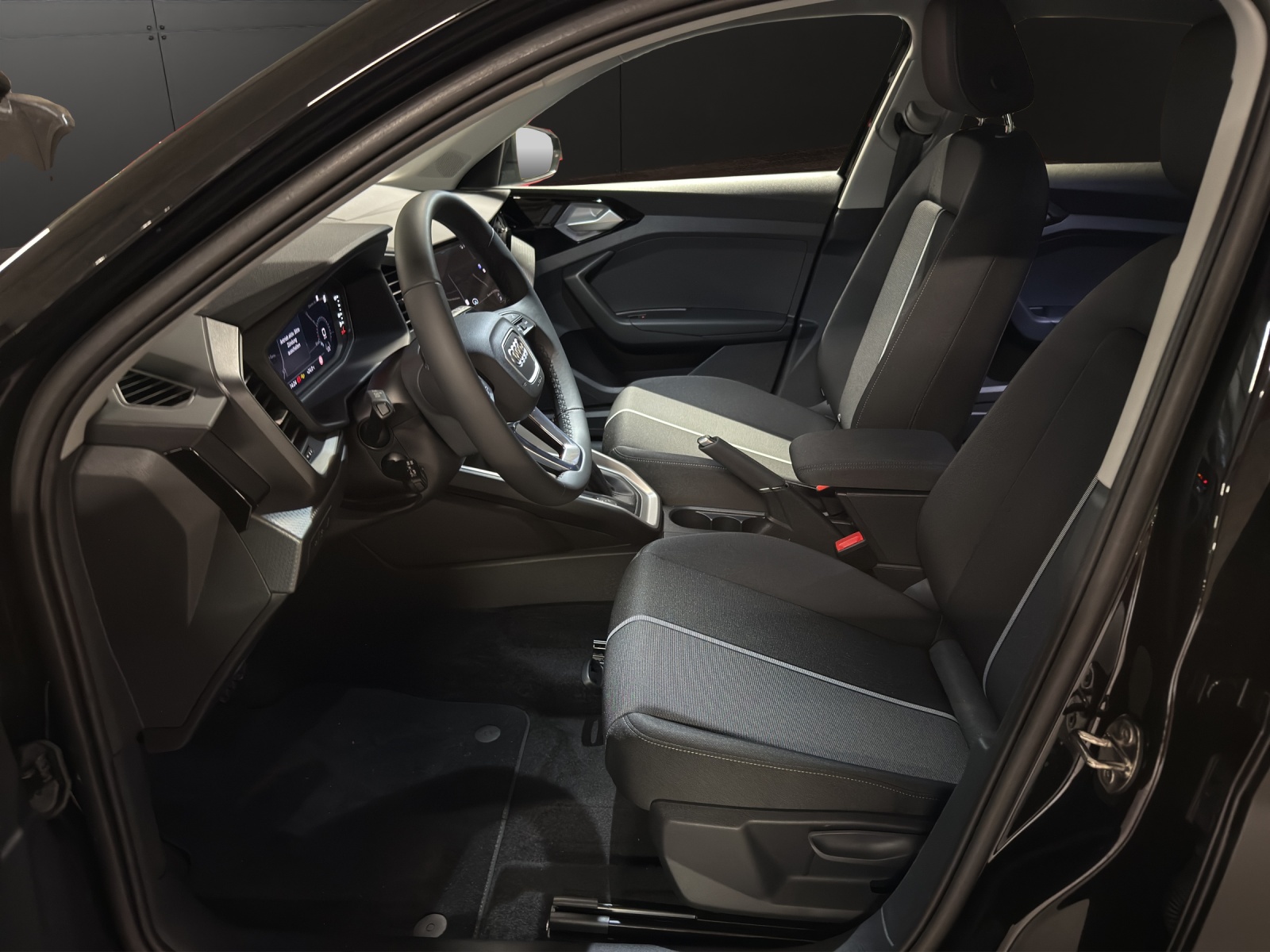 AUDI A1 Sportback 30 TFSI Attraction S-tronic-image-7