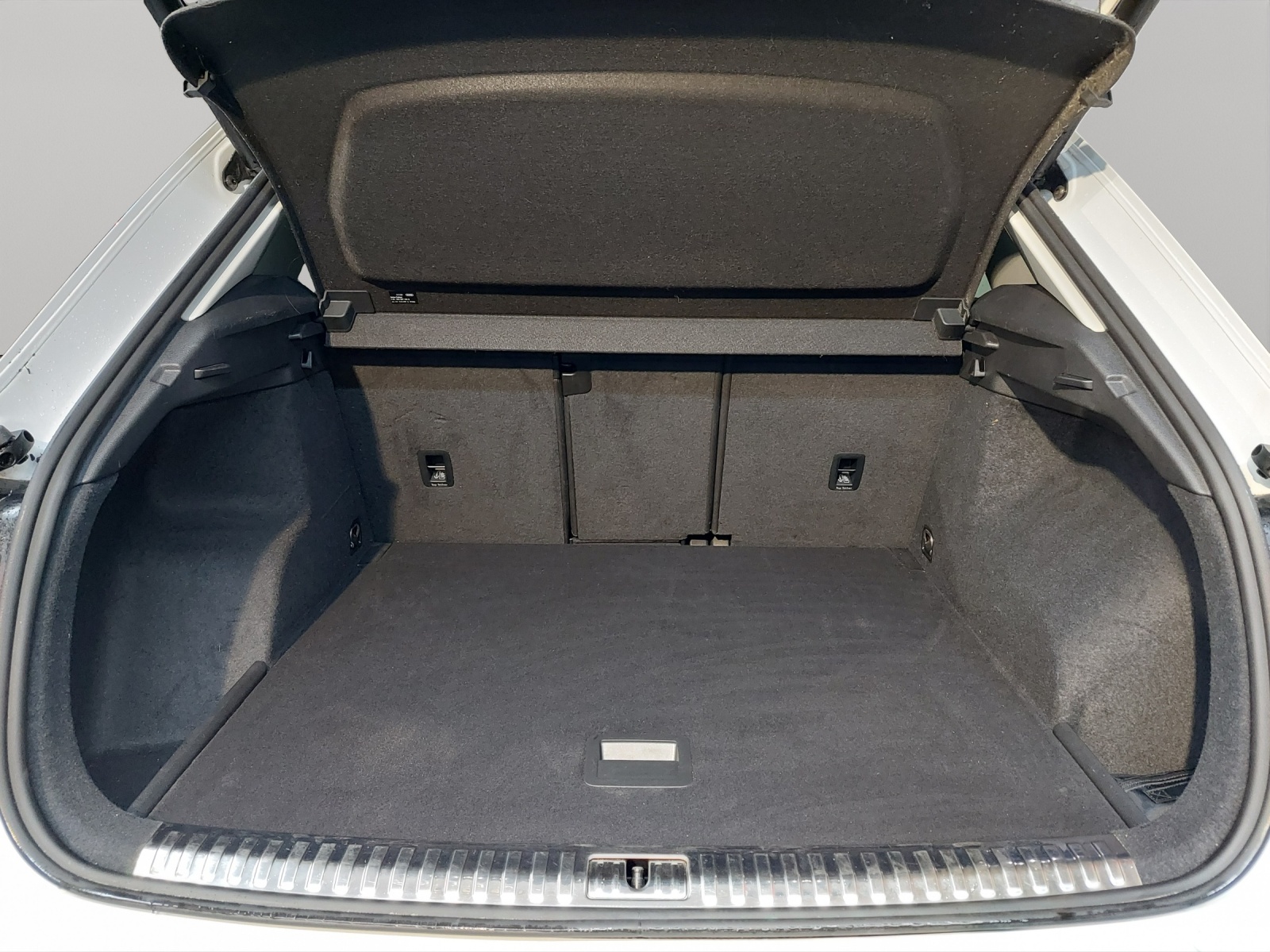 AUDI Q3 35 TDI S line quattro S-tronic-image-10