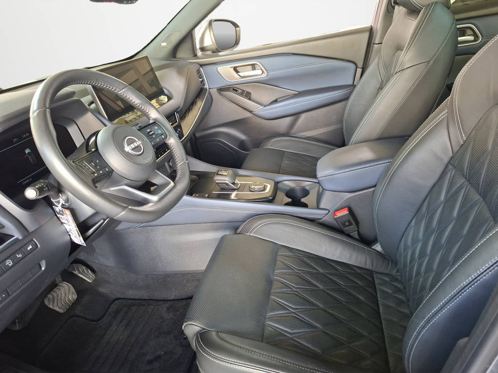 NISSAN Qashqai 1.3 DIG-T 158 Tekna+ 4x4-image-4