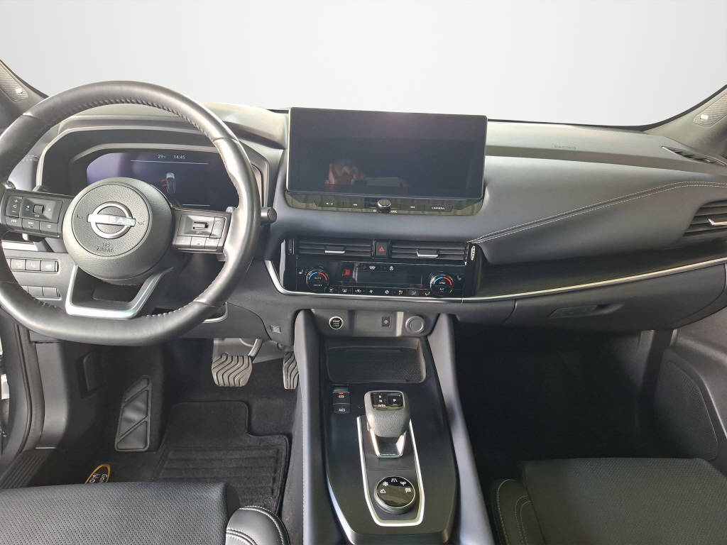 NISSAN Qashqai 1.3 DIG-T 158 Tekna+ 4x4-image-5