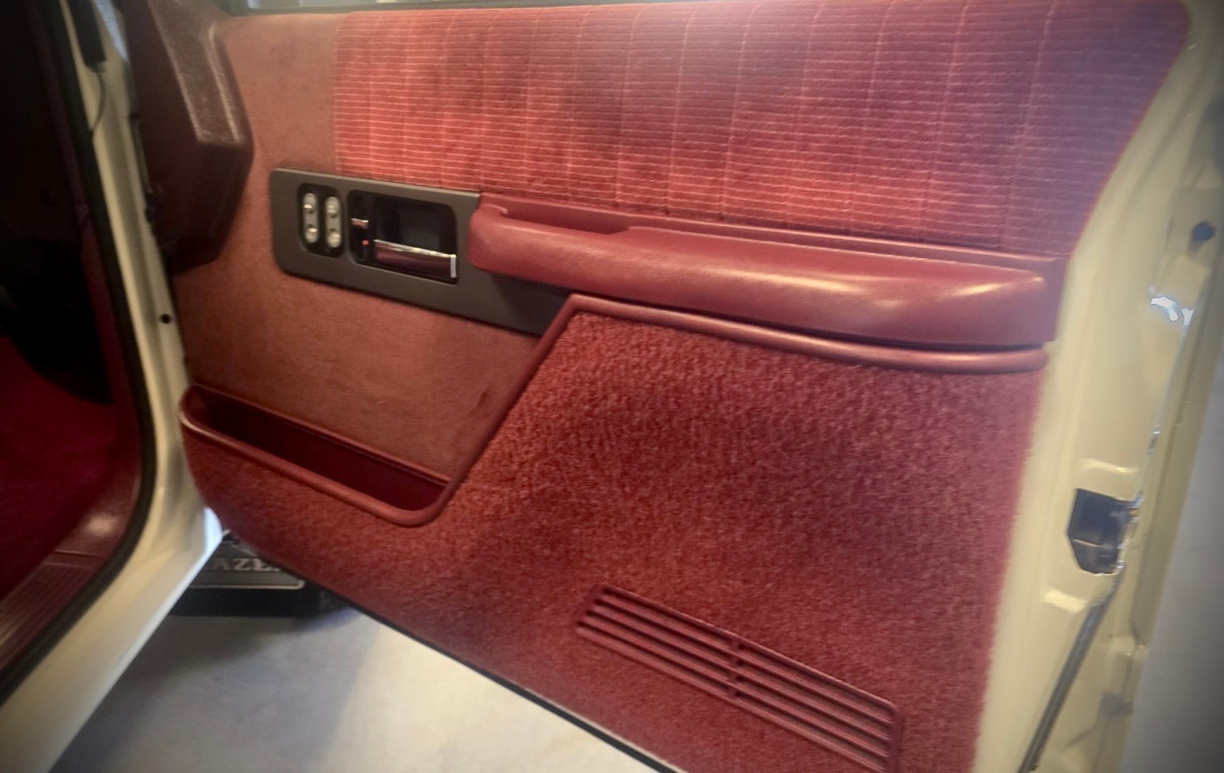 CHEVROLET K3500 Fleetside 7.4L Regular Cab Long Box-image-15