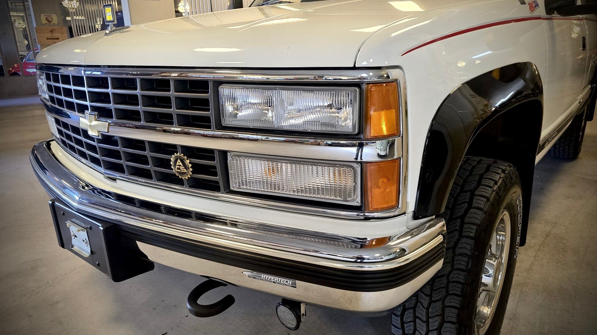 CHEVROLET K3500 Fleetside 7.4L Regular Cab Long Box-showroom-element-3