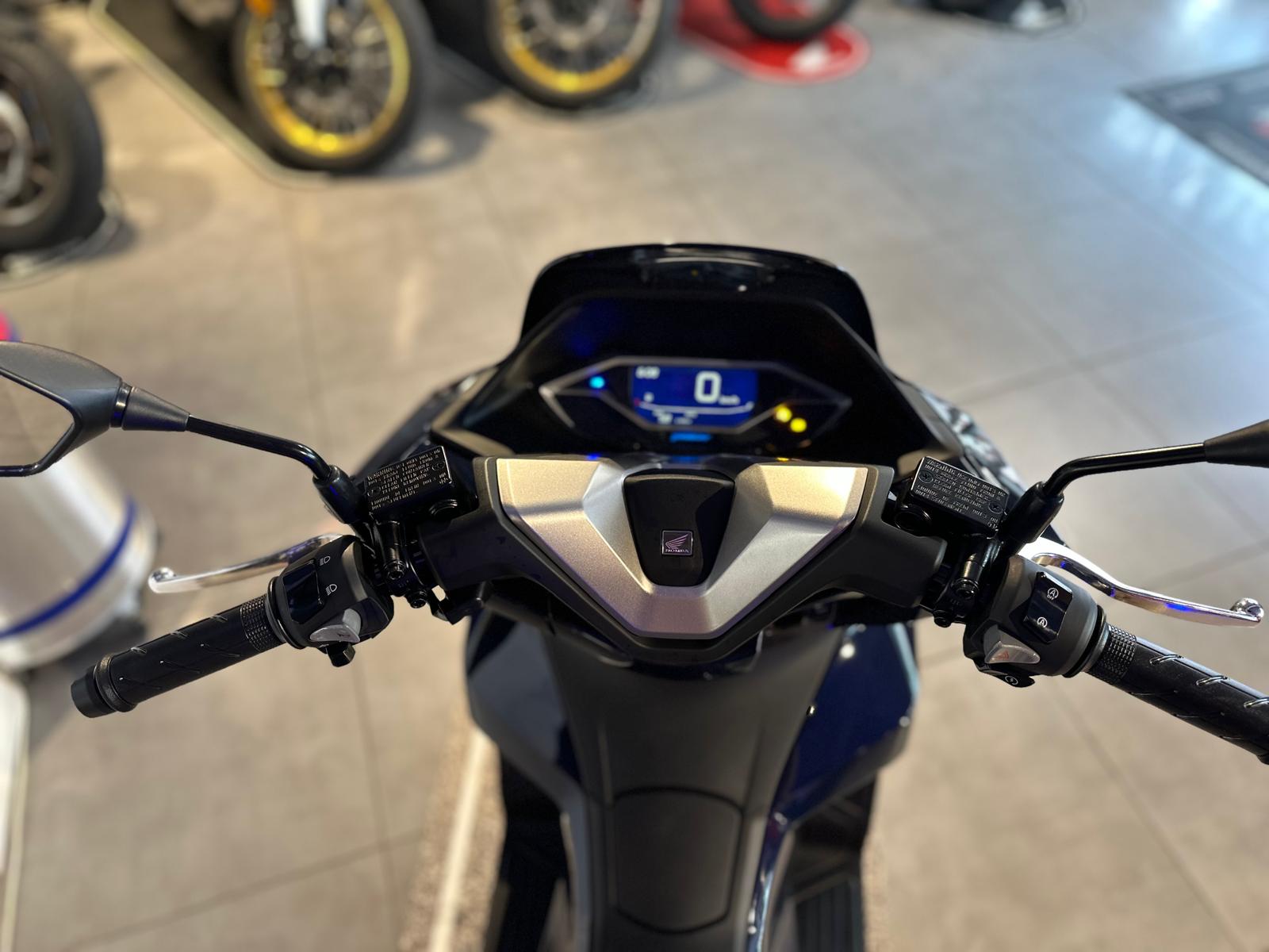 HONDA PCX 125 i ABS-showroom-element-3
