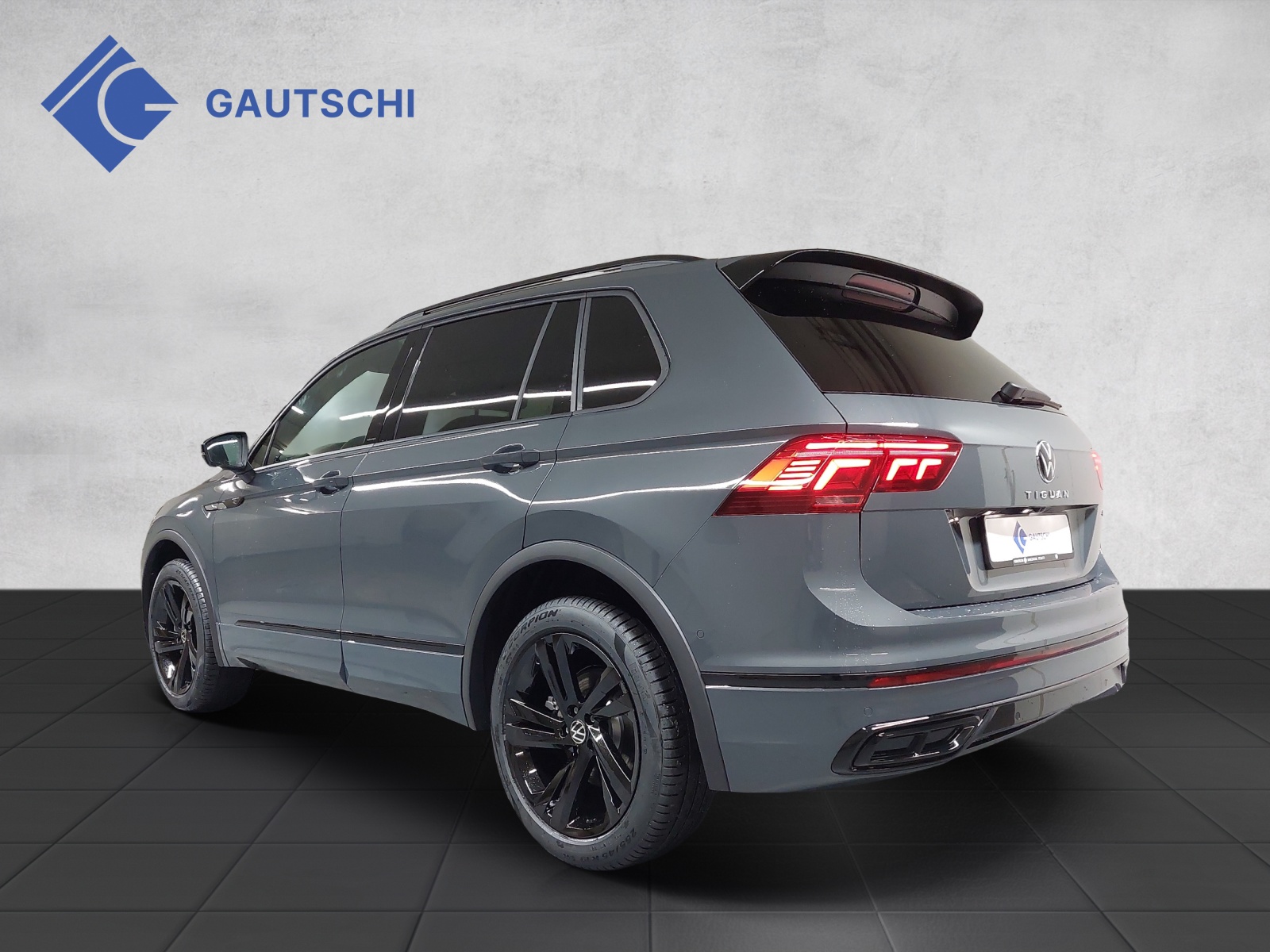VW Tiguan 2.0TSI R-Line 4Motion DSG-image-2