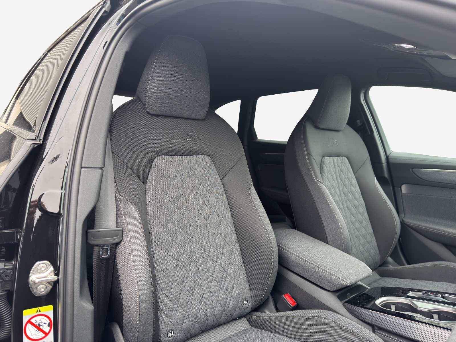 AUDI A6 Avant e-hybrid quattro 270 kW S tronic-image-14