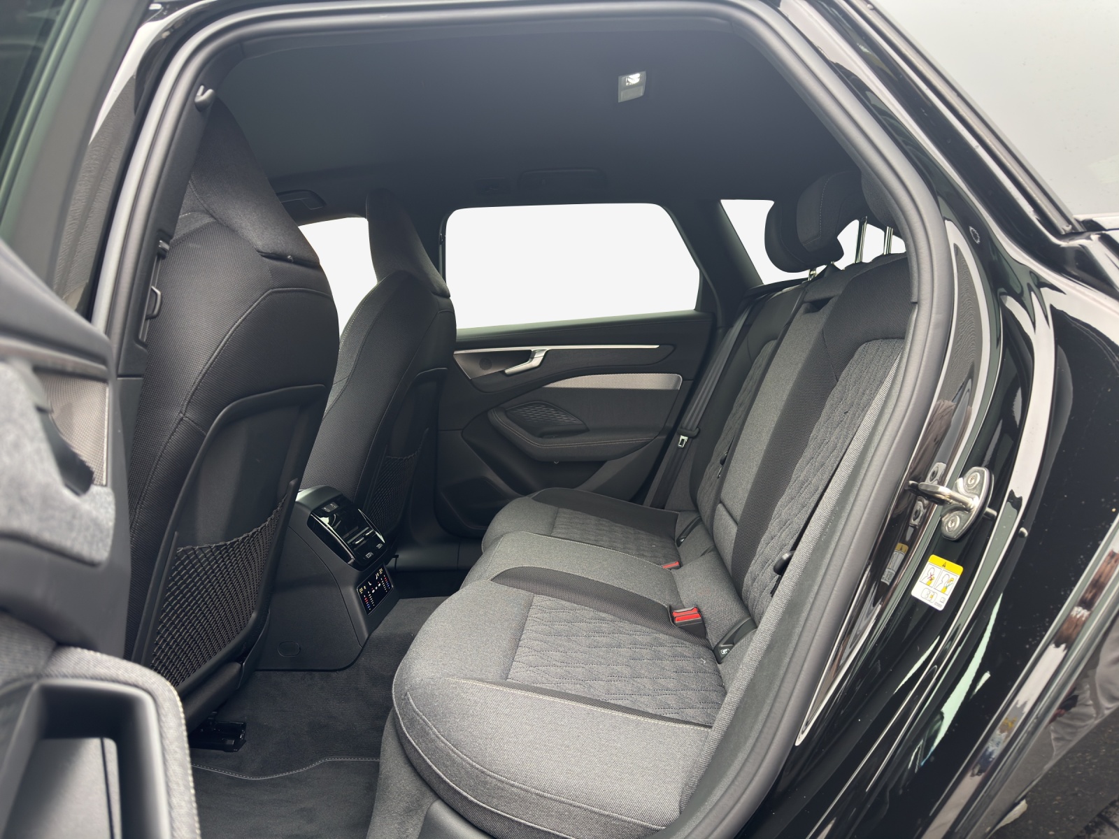 AUDI A6 Avant e-hybrid quattro 270 kW S tronic-image-11