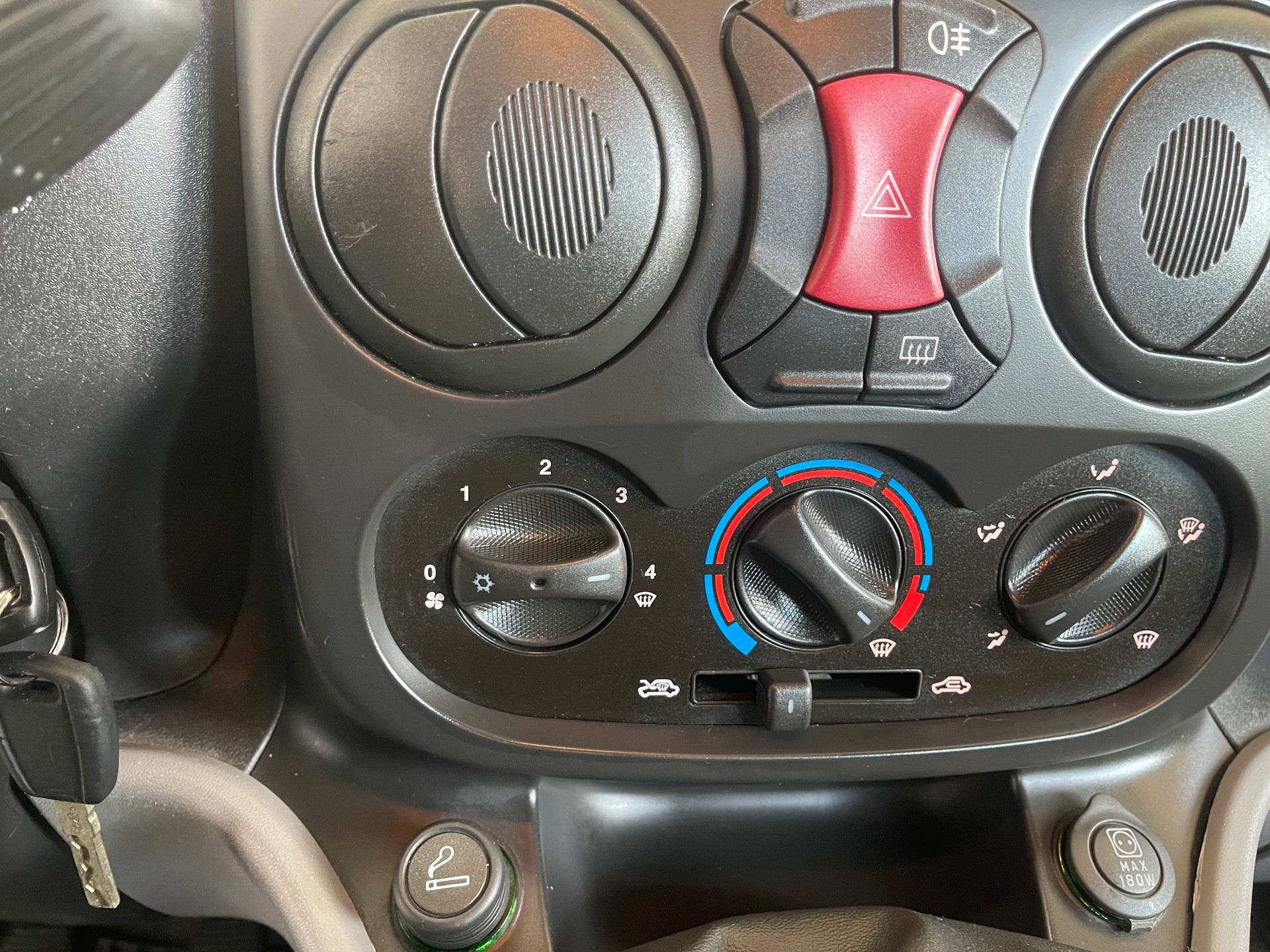 FIAT Doblò 1.6 Bipower Active-image-10