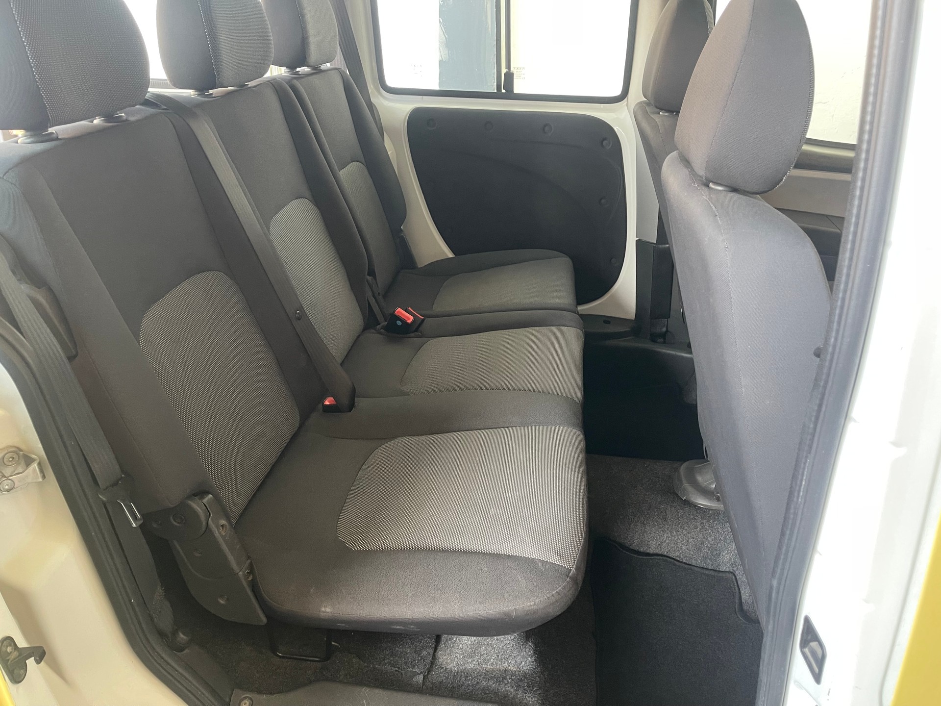 FIAT Doblò 1.6 Bipower Active-image-8