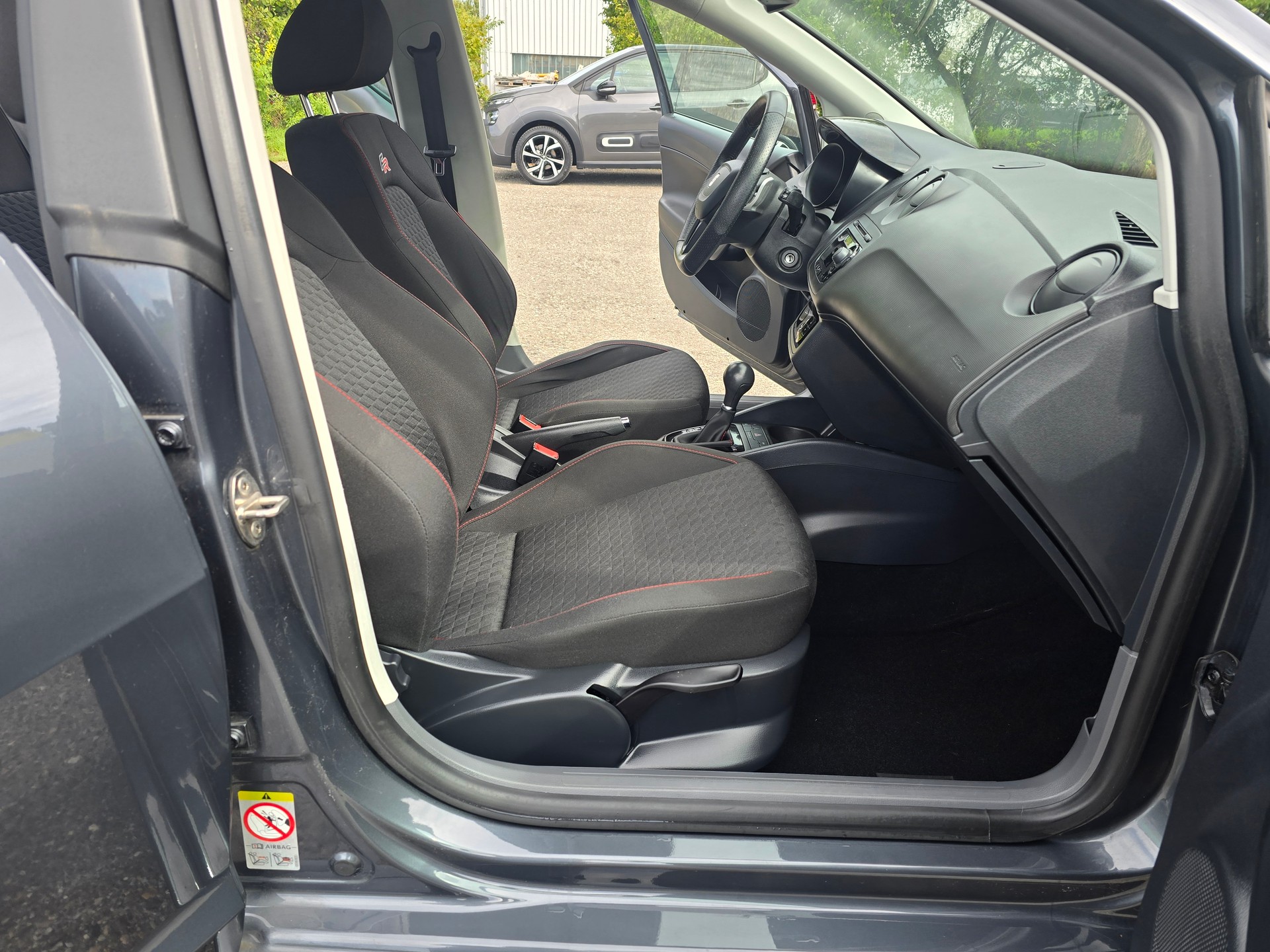 SEAT Ibiza 1.4 TSI FR DSG-image-11