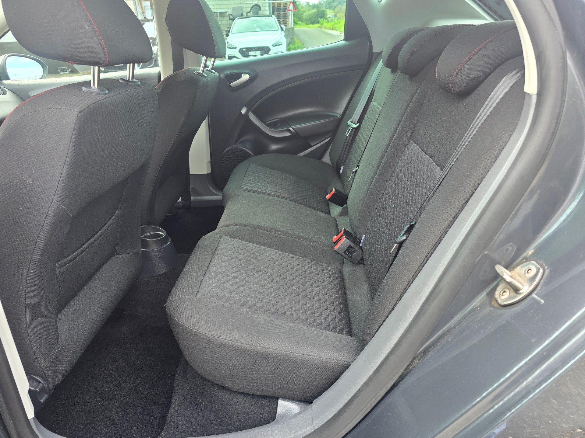 SEAT Ibiza 1.4 TSI FR DSG-image-12