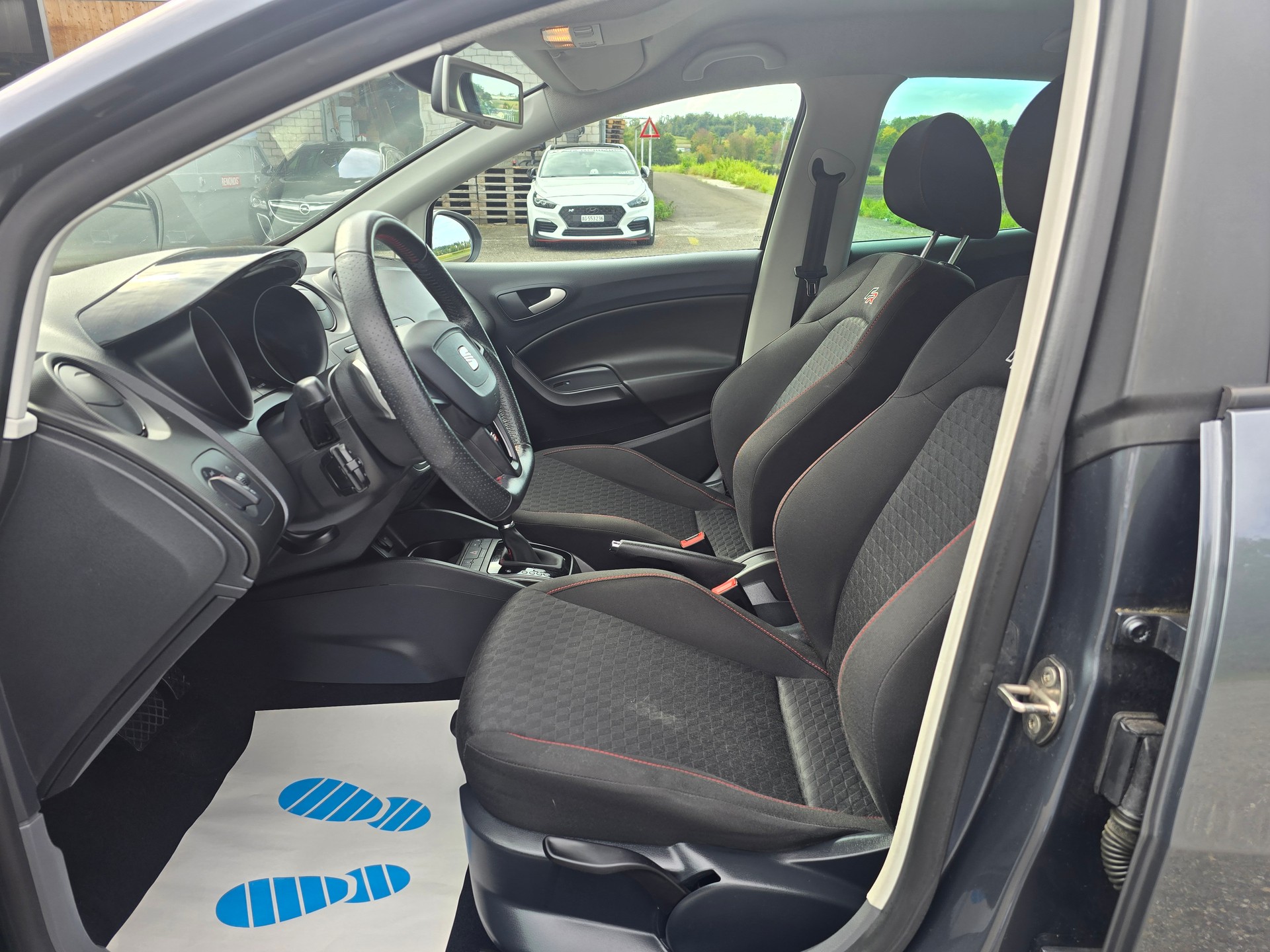 SEAT Ibiza 1.4 TSI FR DSG-image-9