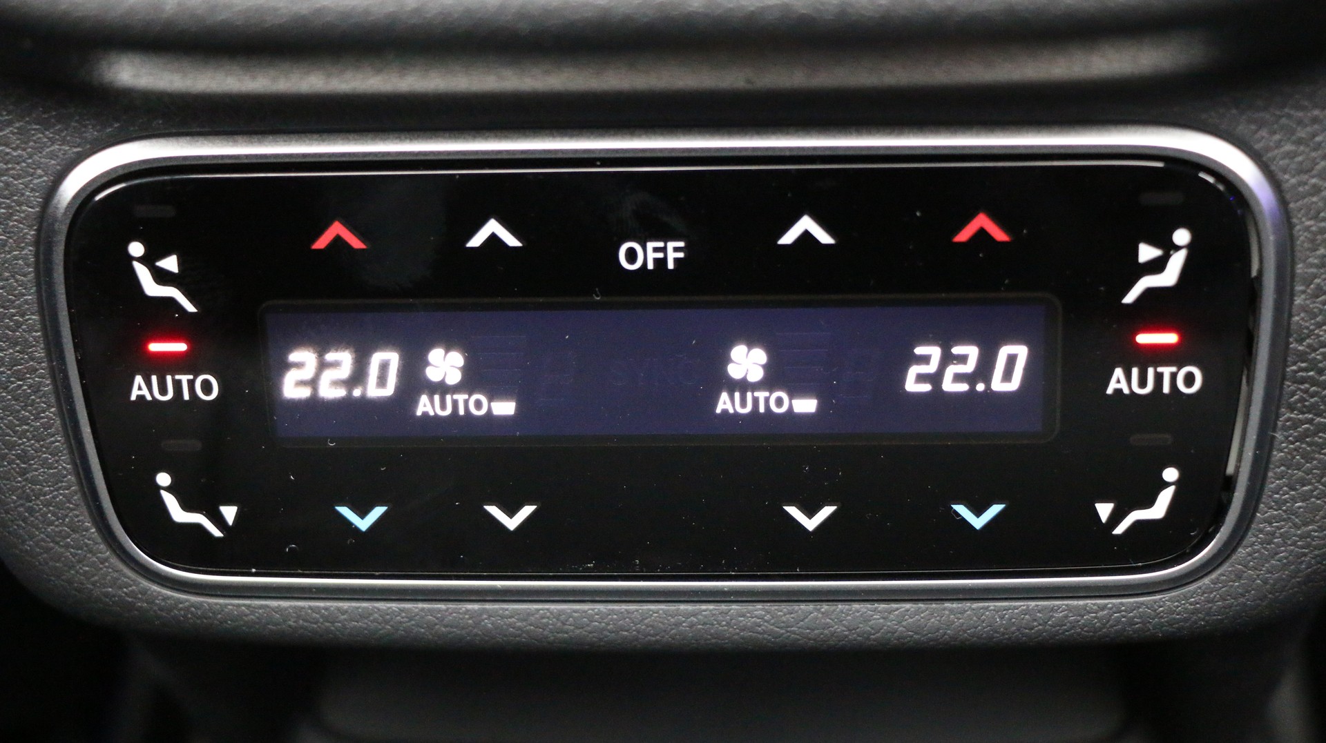 MERCEDES-BENZ GLC 300 d 4M 9G-Tronic-image-13